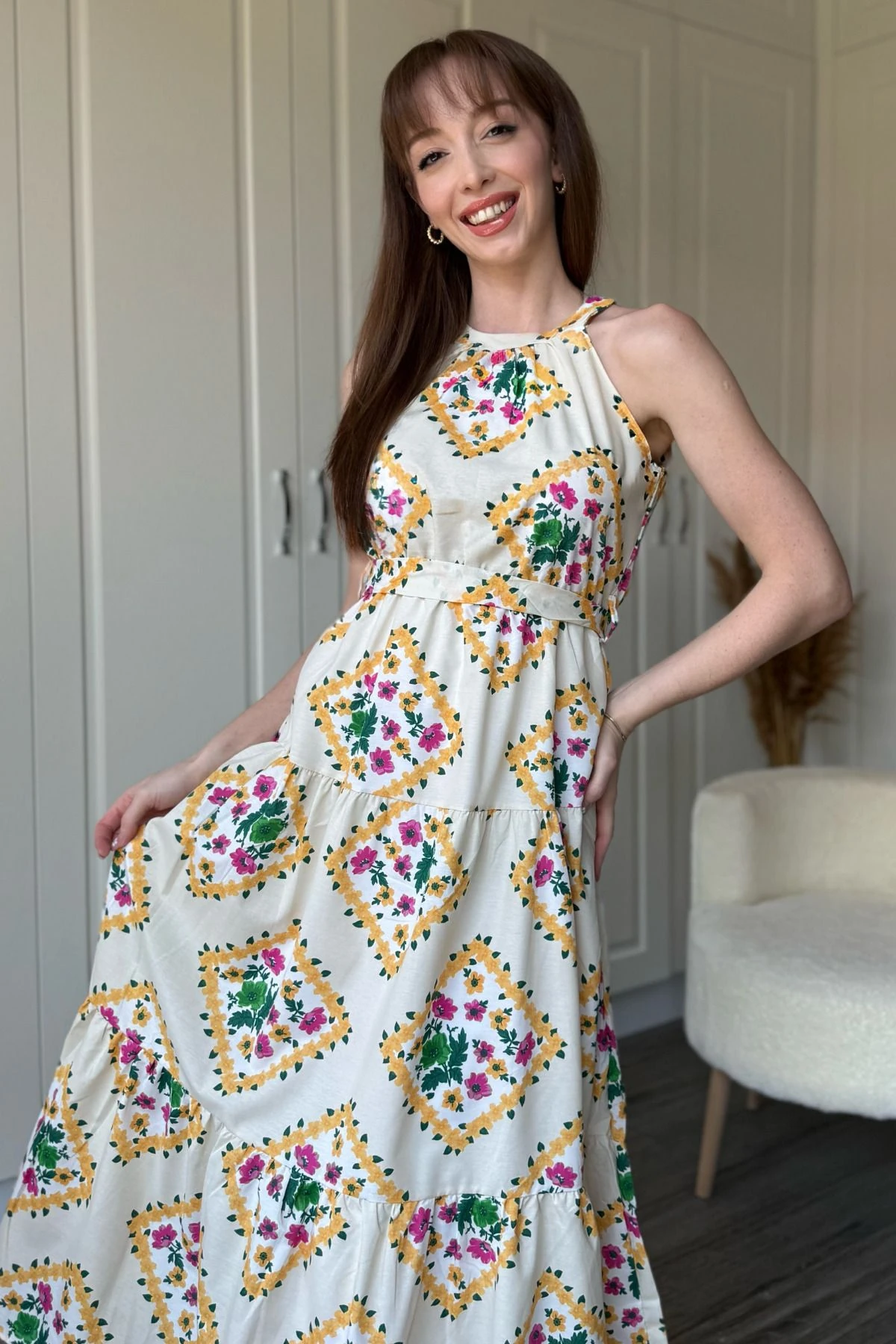 Halter Yaka Çiçekli Midi Elbise