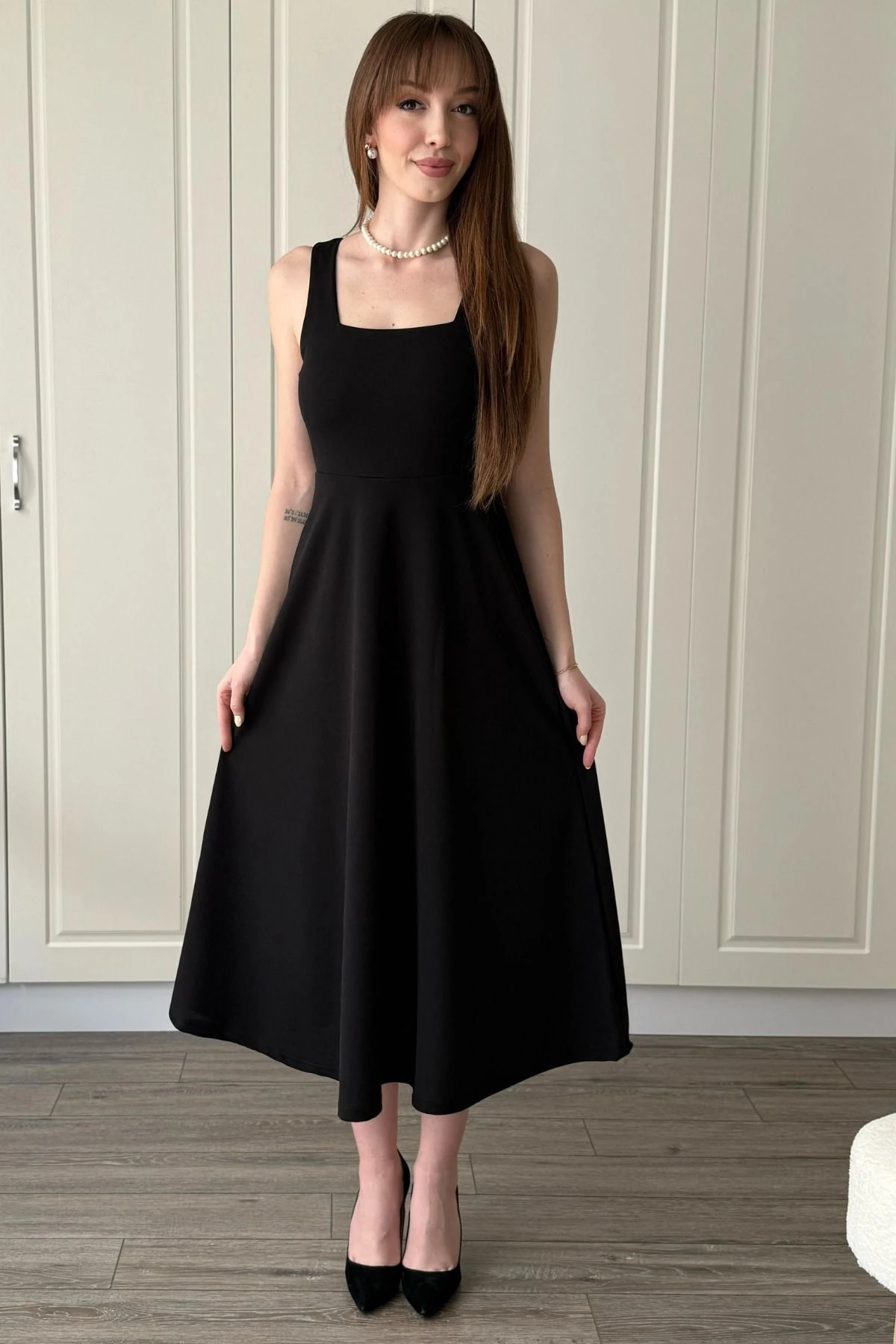 Kare Yaka Askılı Midi Elbise