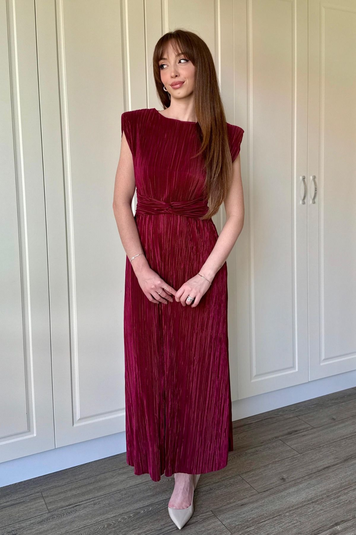 Vatkalı Krinkıl Midi Bel Detaylı Bordo Elbise