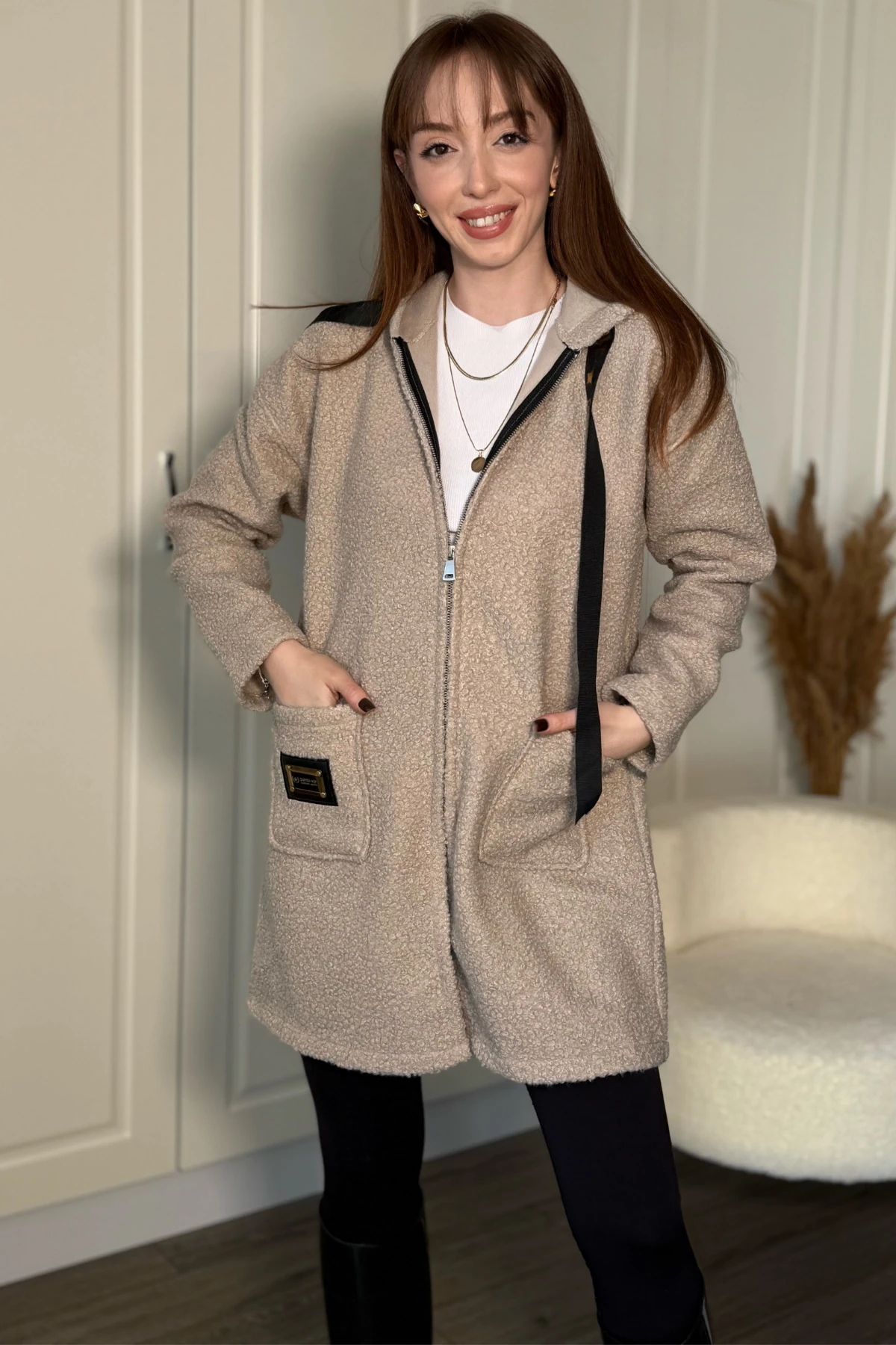 Peluş Kapüşonlu Fermuarlı Diz Altı Yumuşak Bej Hırka