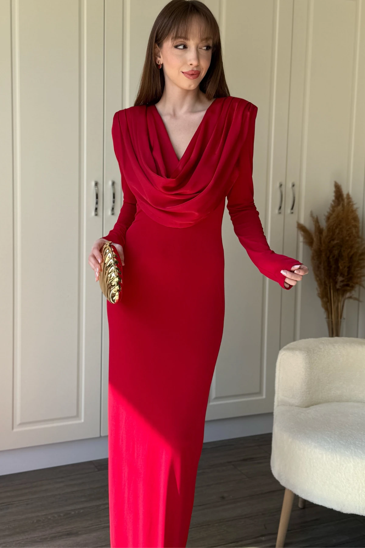 Degaje Yaka Vatkalı Zarif Maxi Kırmızı Elbise