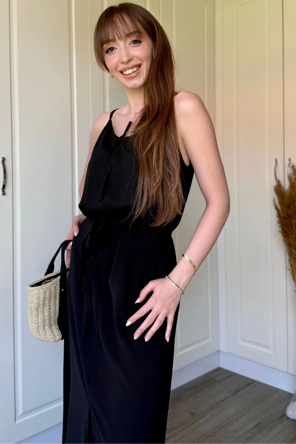 Önden Yırtmaçlı Viskon Siyah Elbise