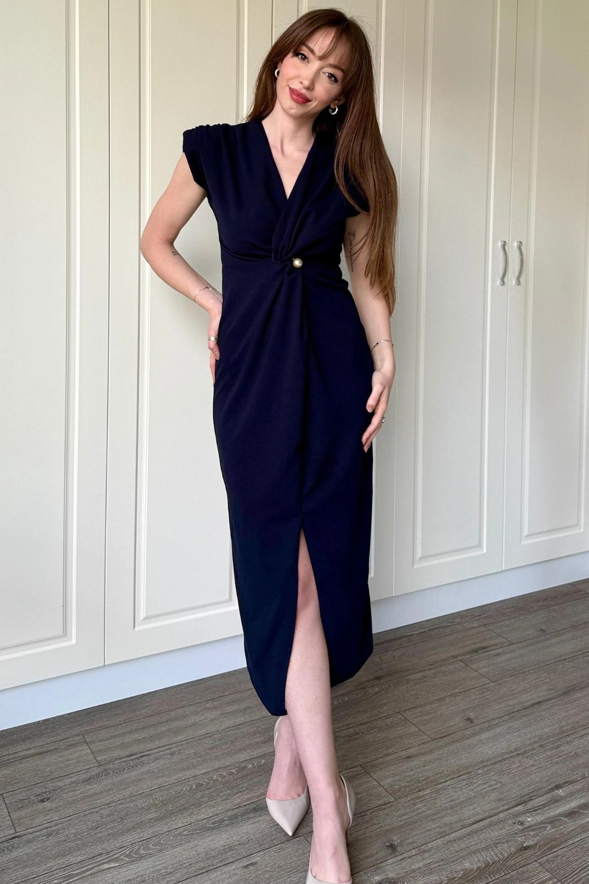 Kruvaze Yaka Vatkalı Incili  Elbise