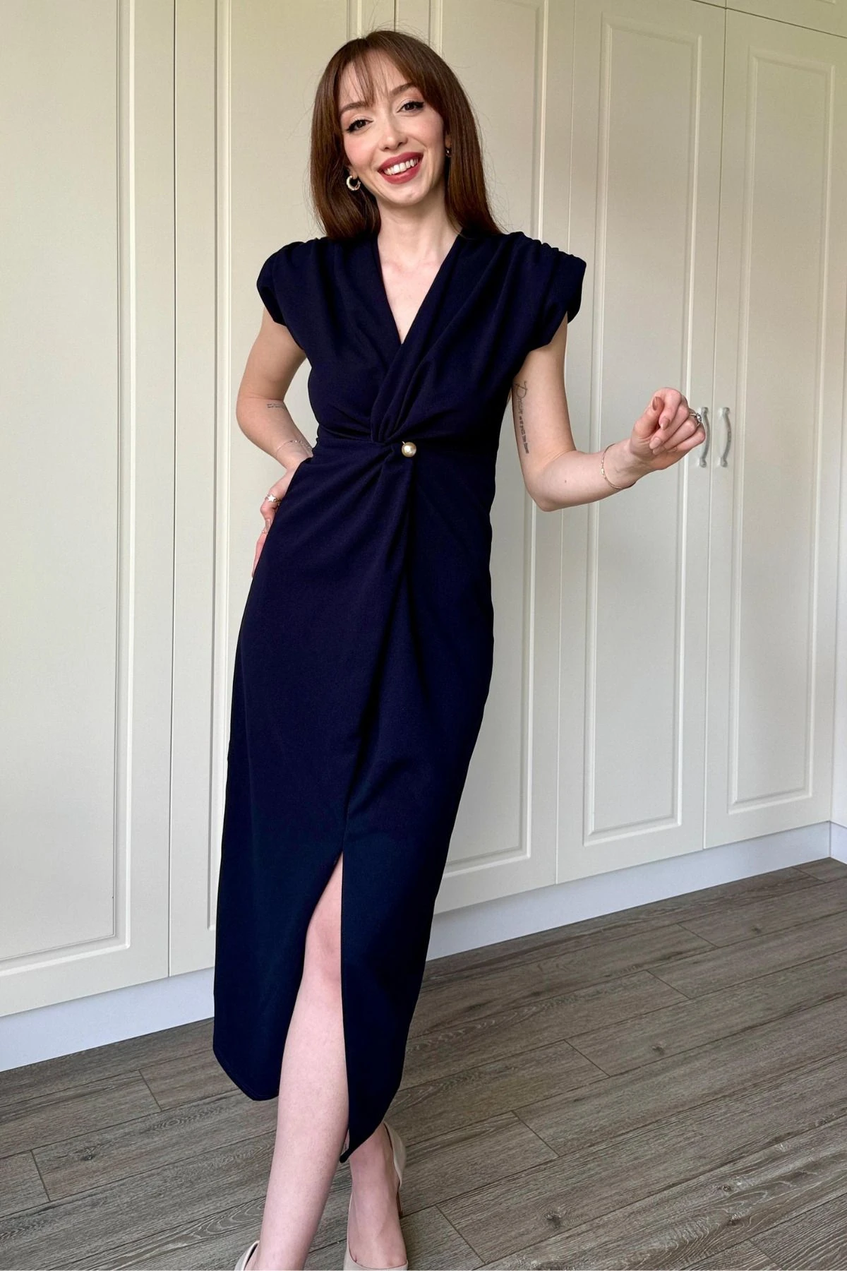 Kruvaze Yaka Vatkalı Incili  Elbise