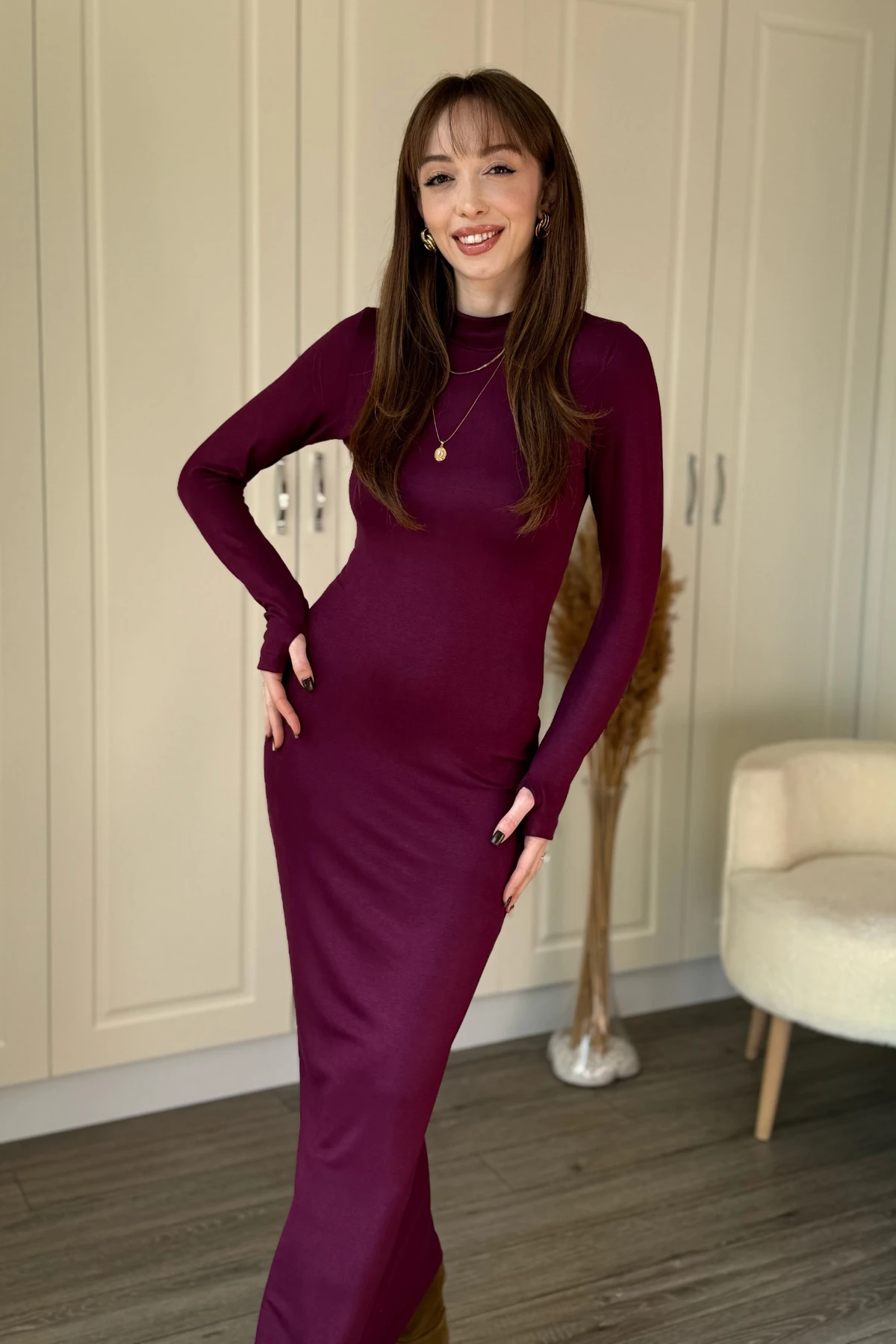 Dik Yaka Midi Yırtmaçlı Elbise