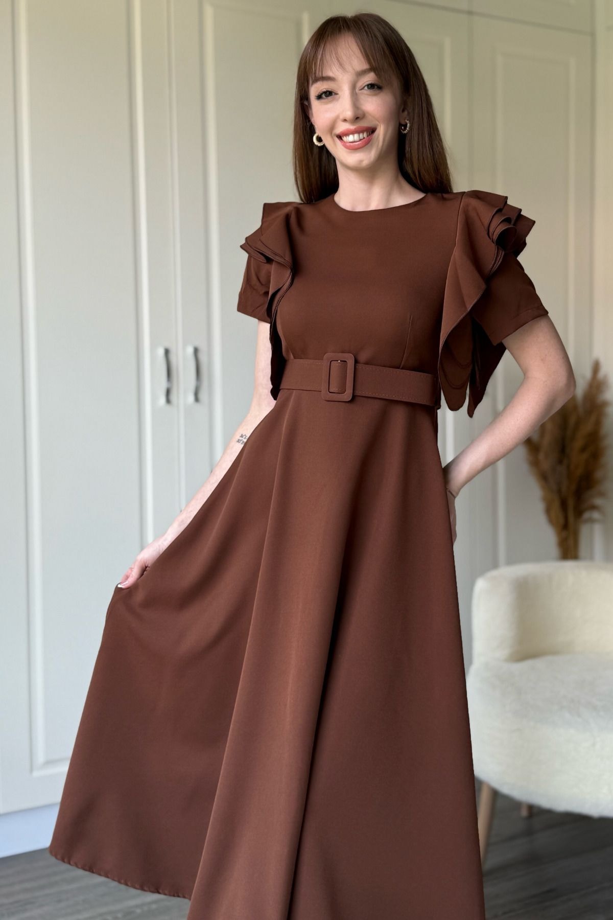 Fırfır Detaylı Kemerli Midi Kloş Bordo Elbise