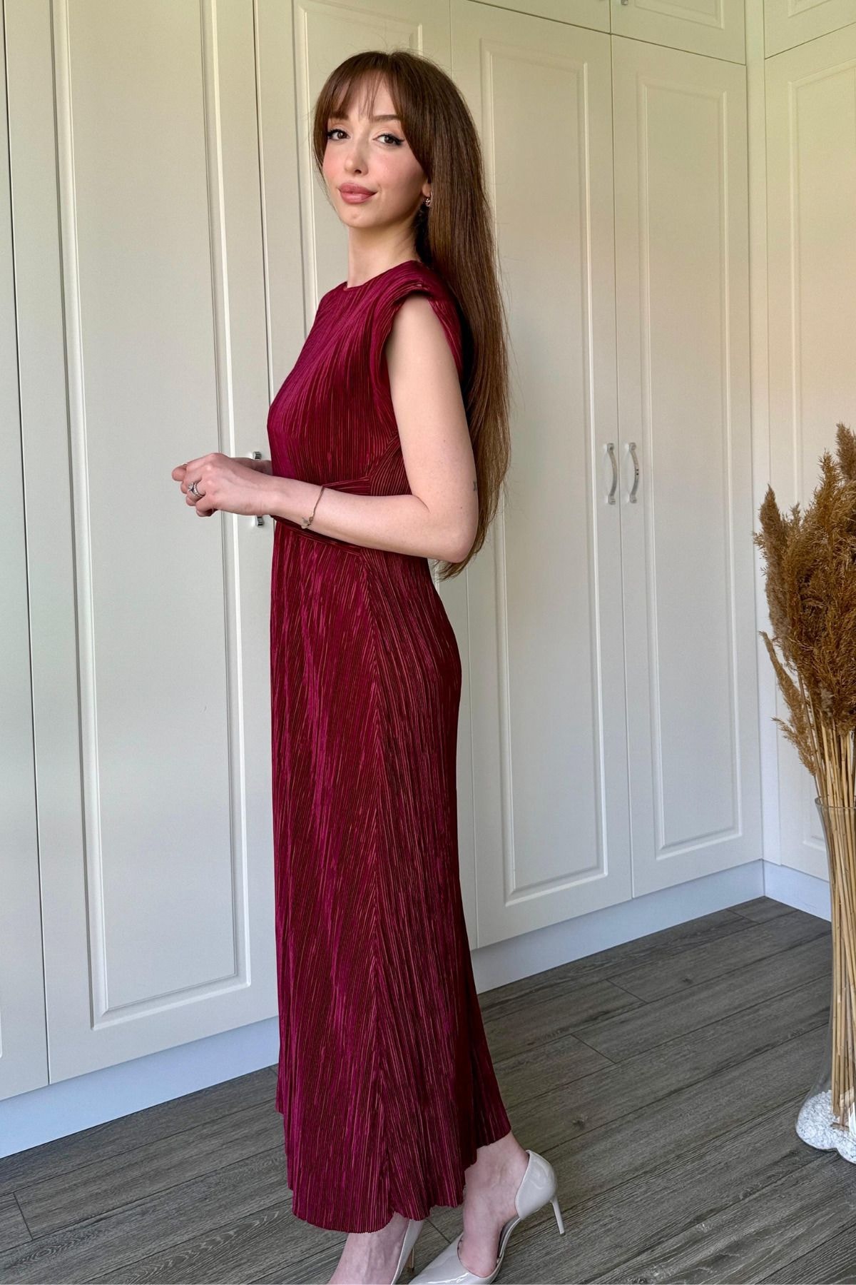 Vatkalı Krinkıl Midi Bel Detaylı Bordo Elbise