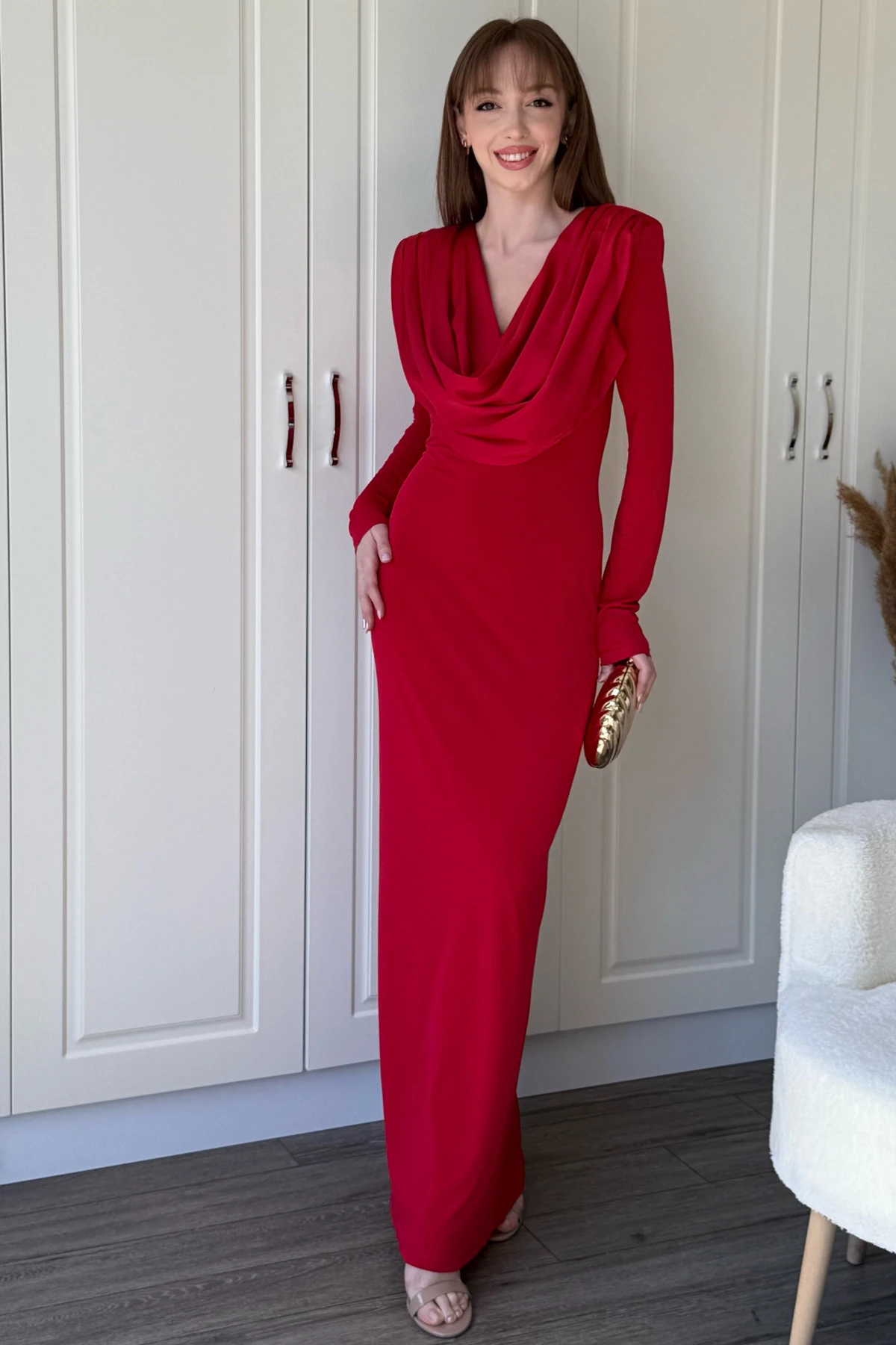 Degaje Yaka Vatkalı Zarif Maxi Kırmızı Elbise