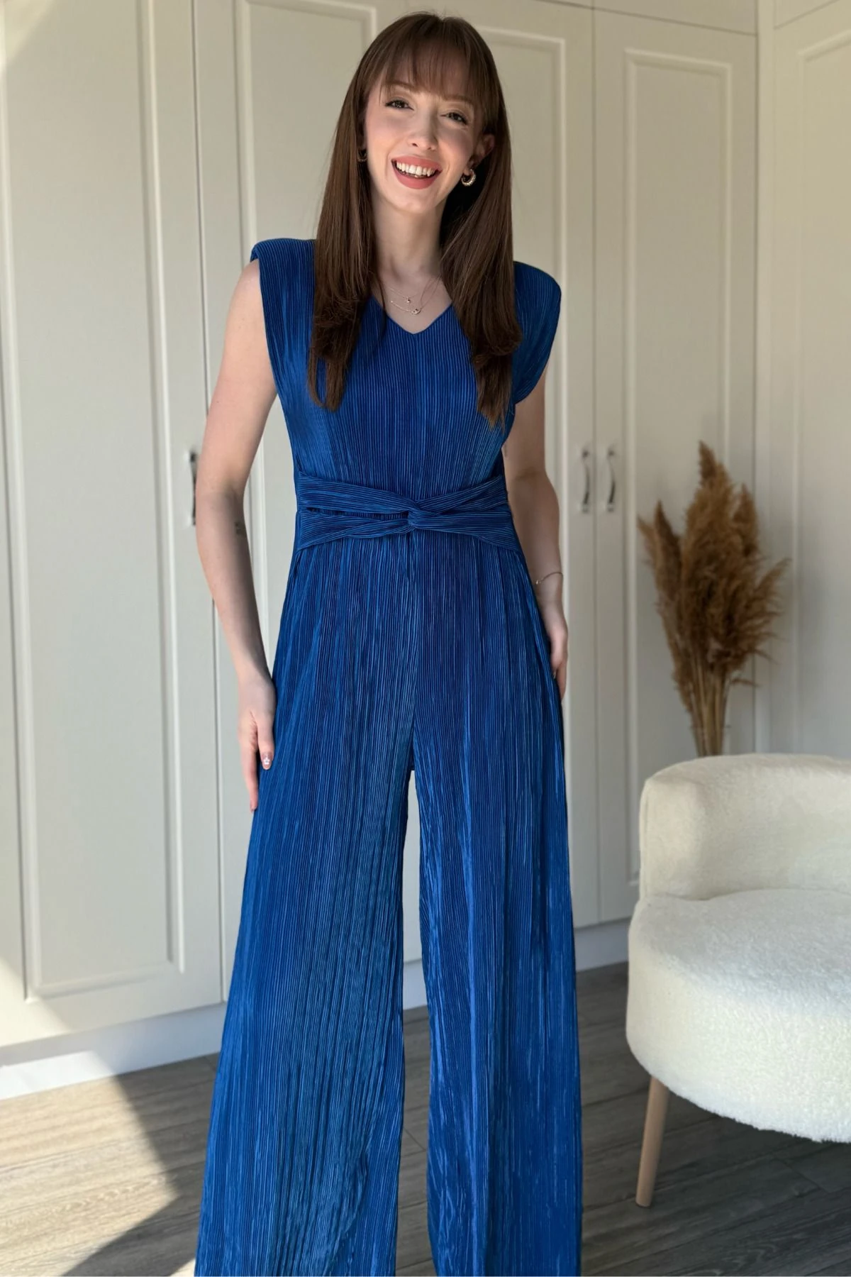 Vatkalı Bel Detaylı Krinkıl Piliseli Bol Paça Beyaz Tulum