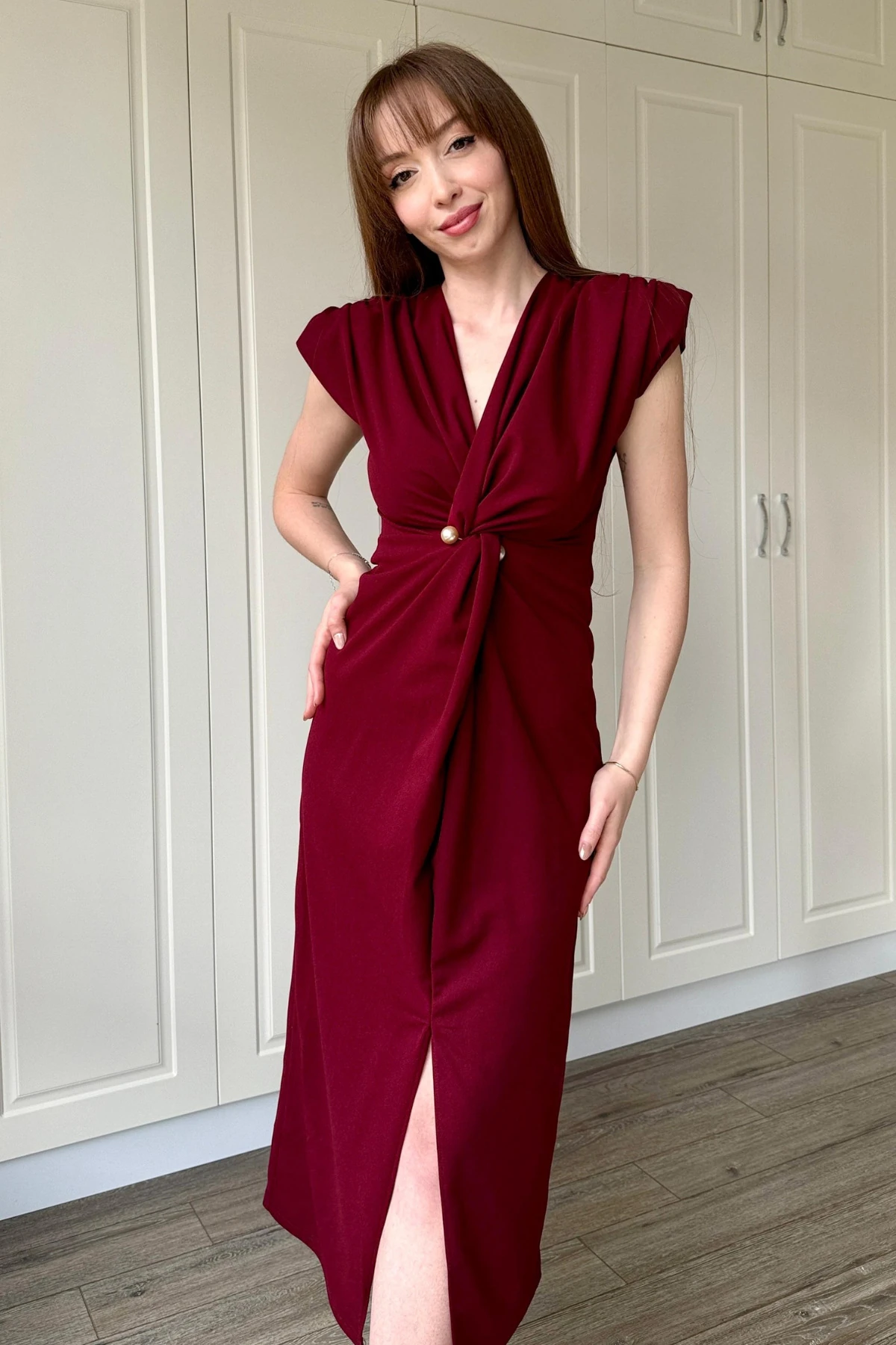 Kruvaze Yaka Vatkalı Incili Bordo Elbise