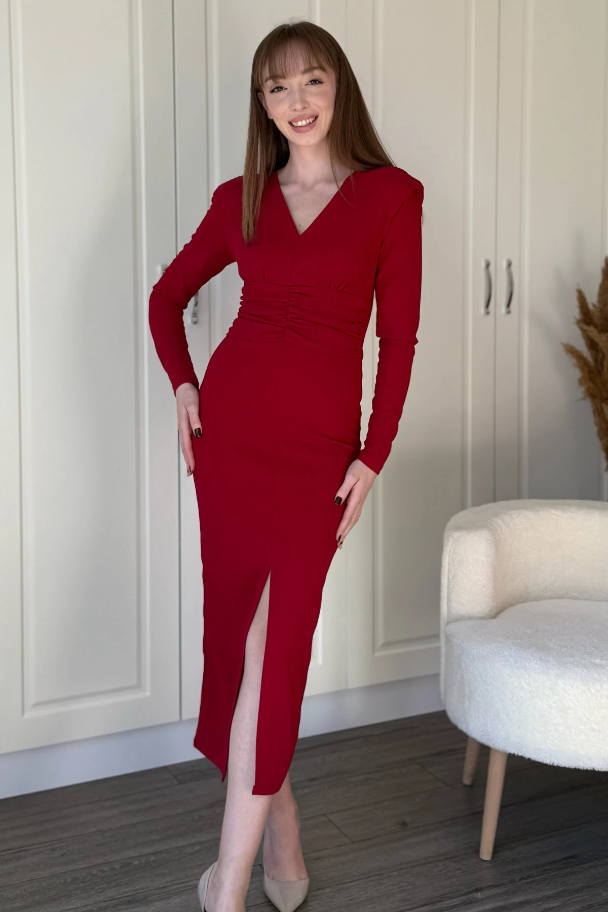 Vatkalı Beli Drapeli Önü Yırtmaçlı Midi Elbise