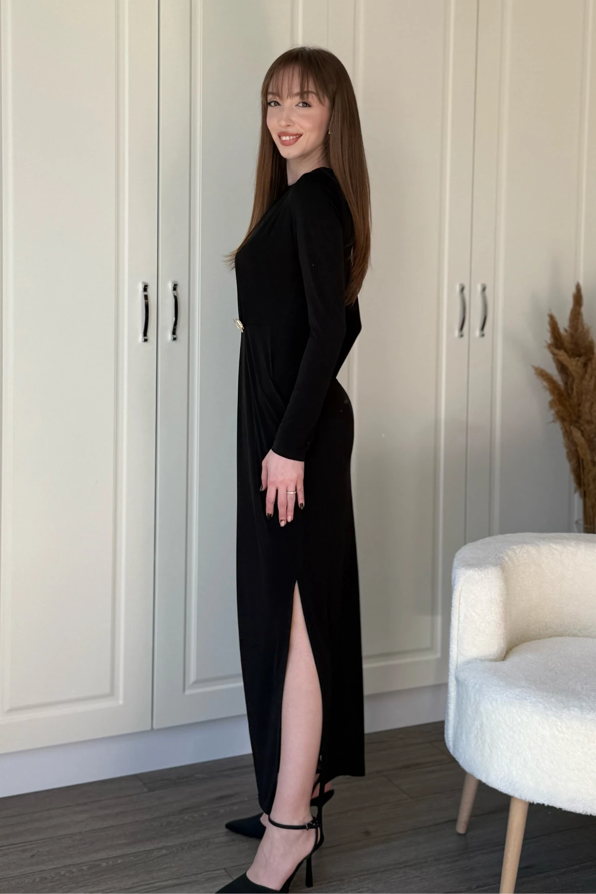 Beli Gold Aksesuarlı Zarif Maxi Elbise