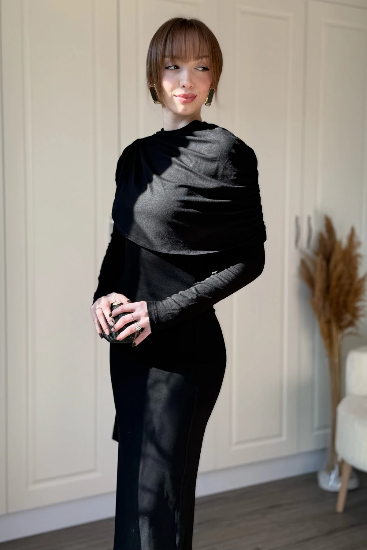 Şal Detaylı Uzun Vücudu İnce Gösteren Zarif Elbise