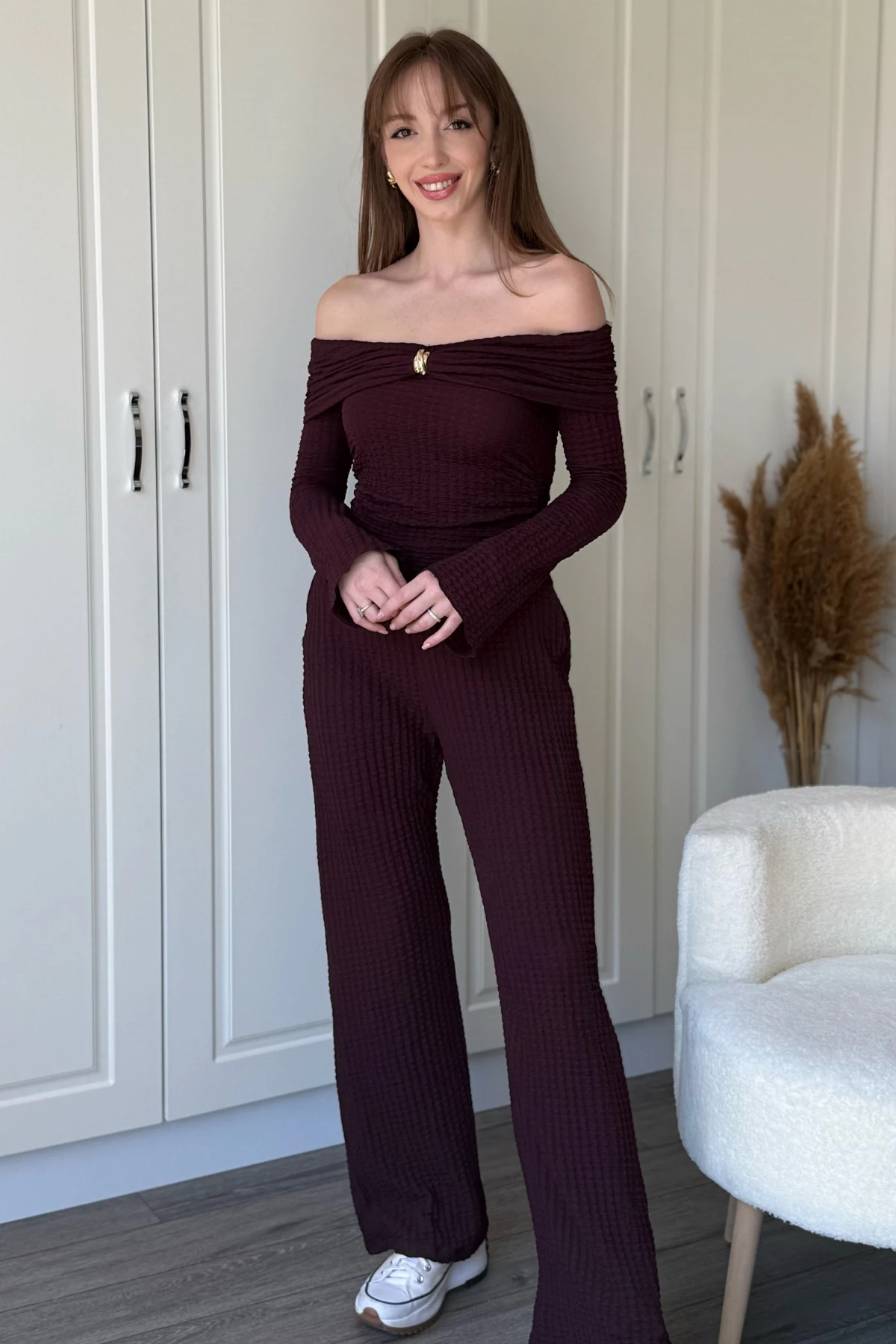 Gofre Kumaş Göğüs Aksesuarlı Omuzu Açık Mor Takım