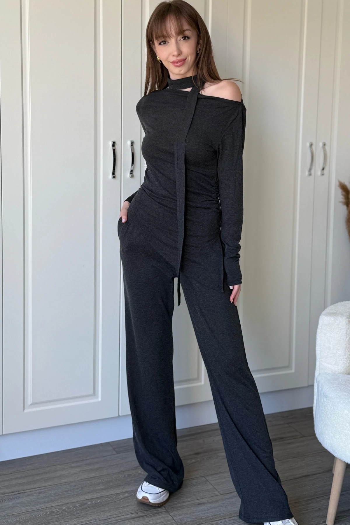 Asimetrik Yaka Fularlı Antrasit Takım