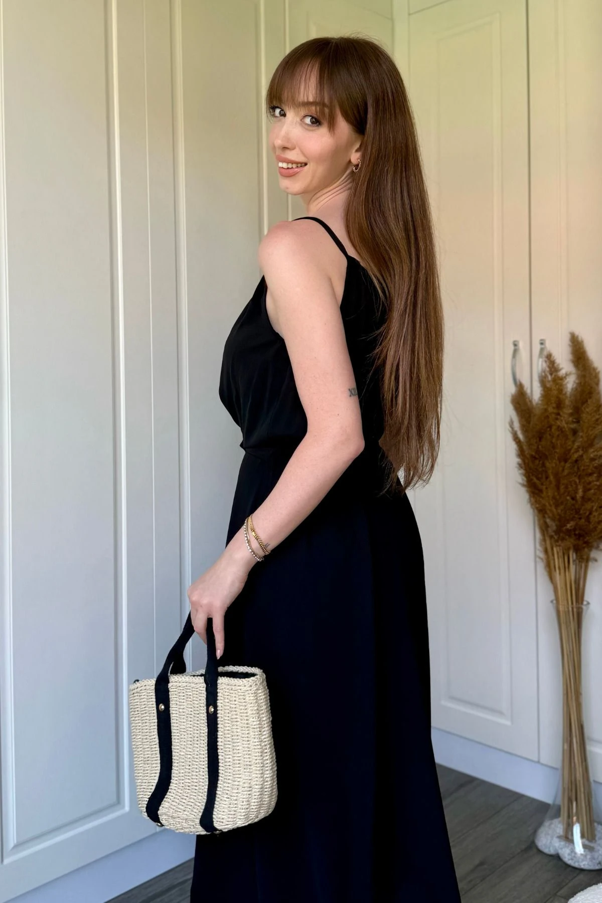 Önden Yırtmaçlı Viskon Siyah Elbise