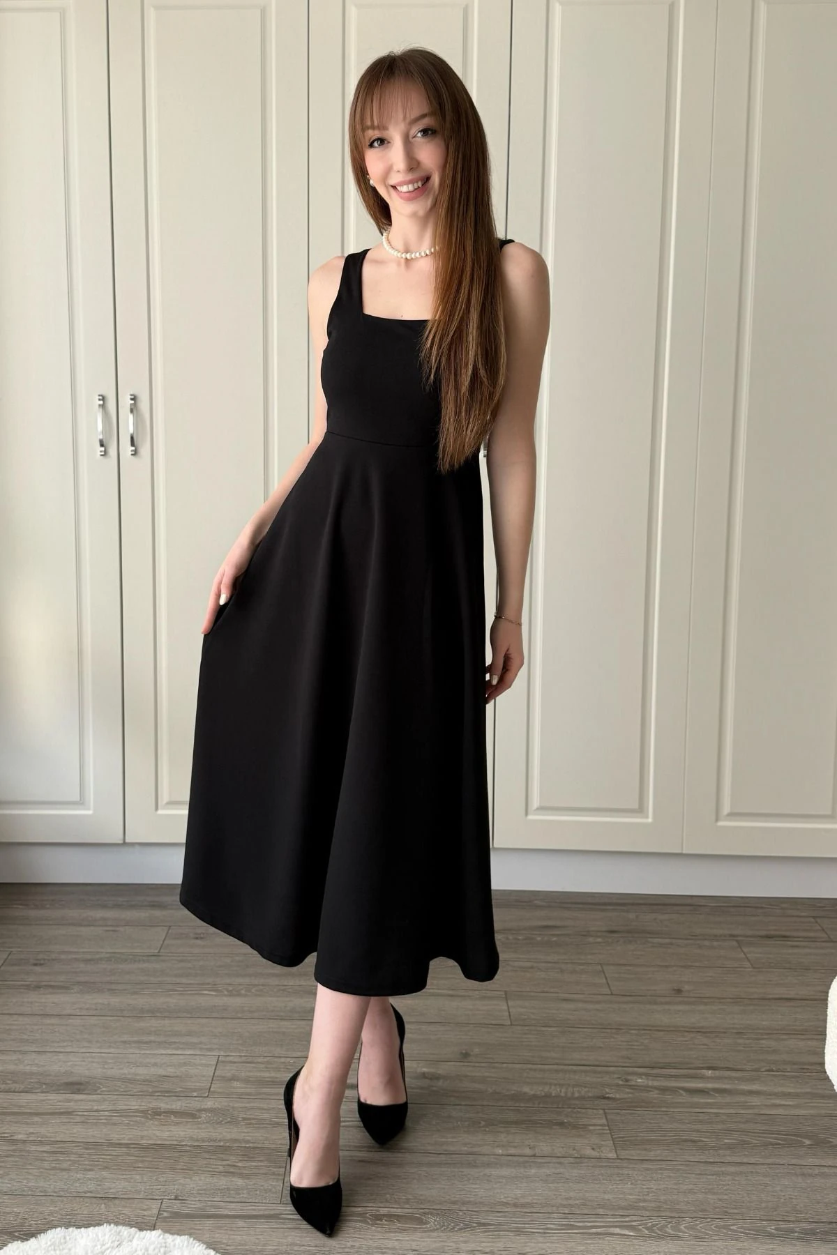 Kare Yaka Askılı Midi Elbise