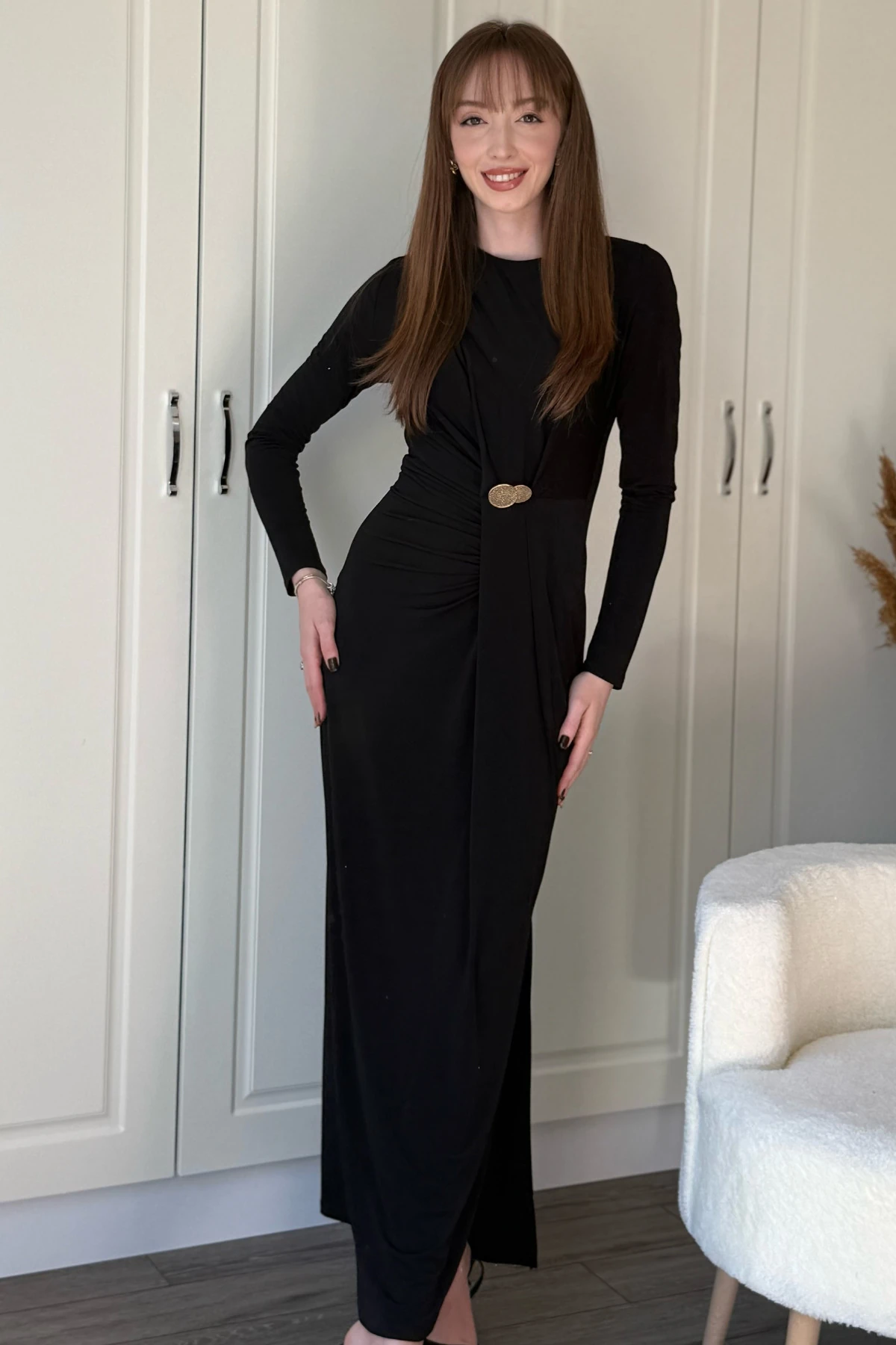 Beli Gold Aksesuarlı Zarif Maxi Elbise