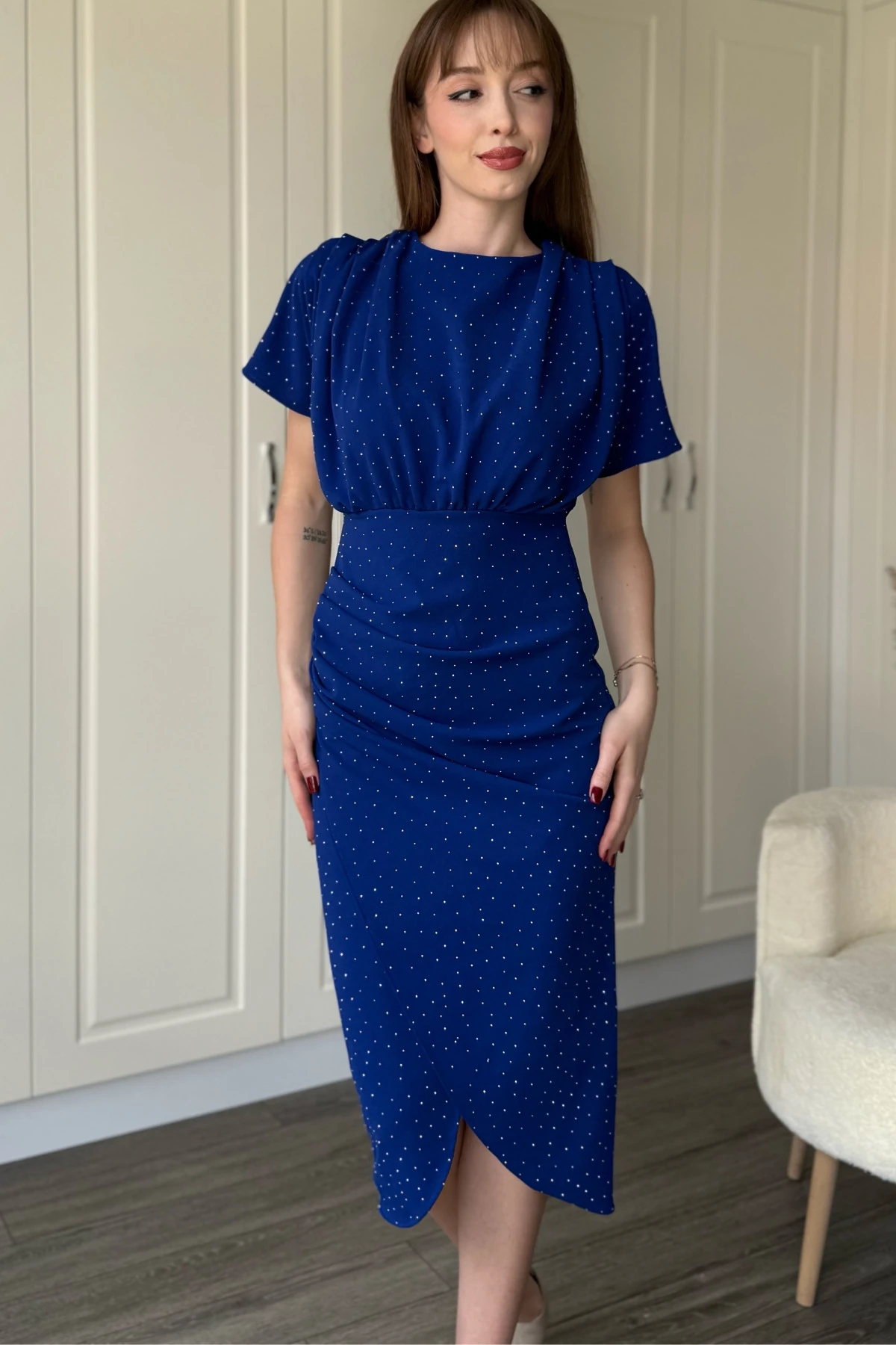 Kısa Kollu Drapeli Taşlı Midi Mavi Elbise