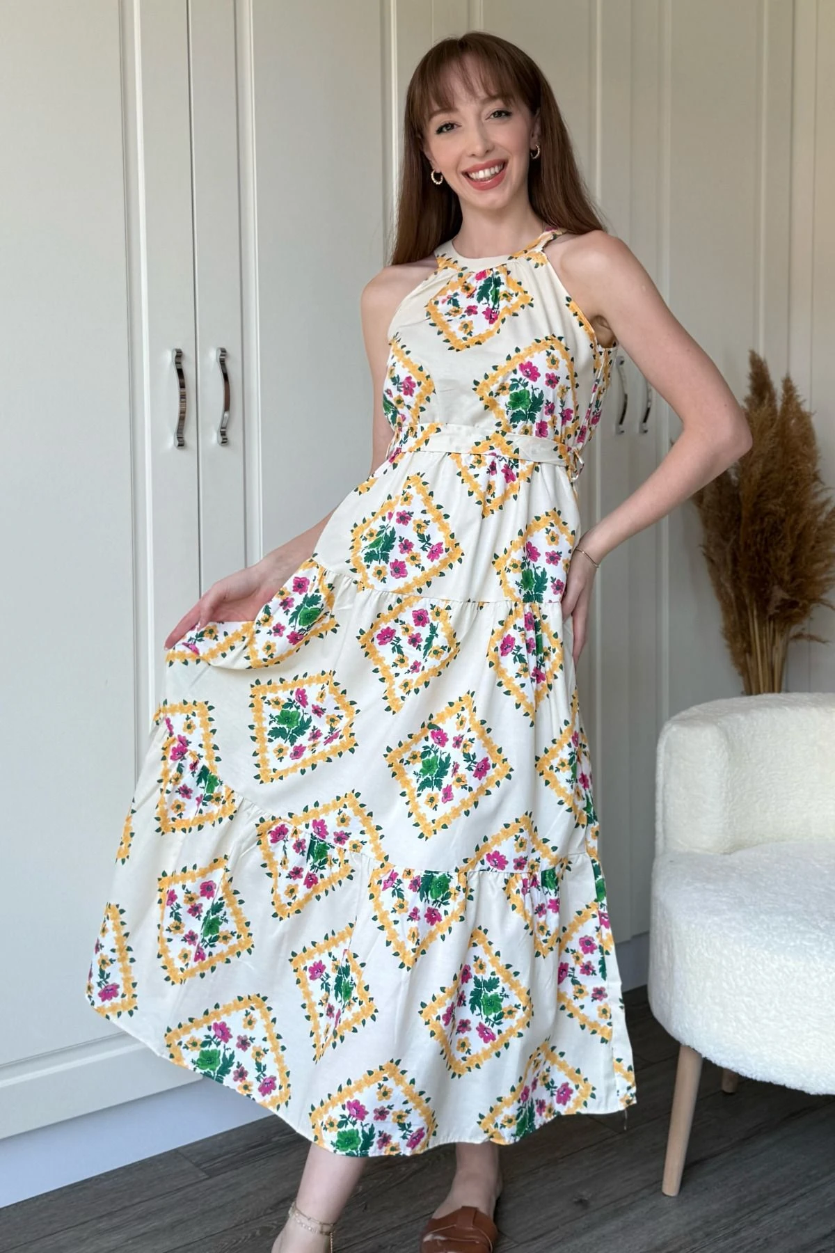 Halter Yaka Çiçekli Midi Elbise
