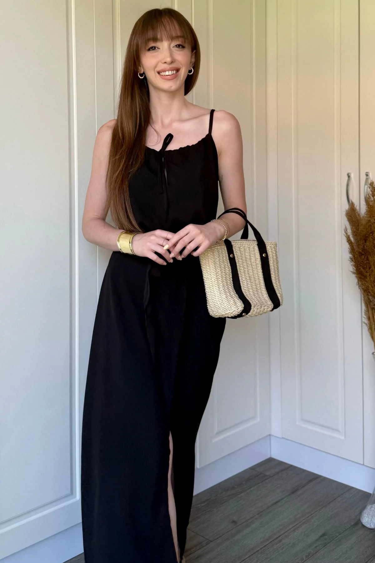 Önden Yırtmaçlı Viskon Siyah Elbise