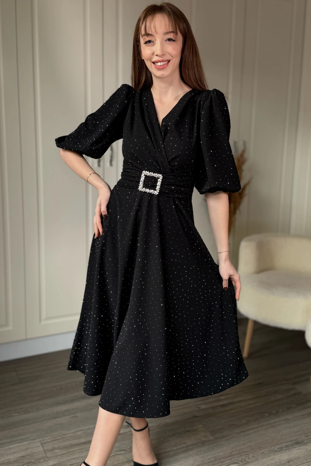 Taşlı Aksesuar Kemerli Midi Kloş Siyah Elbise