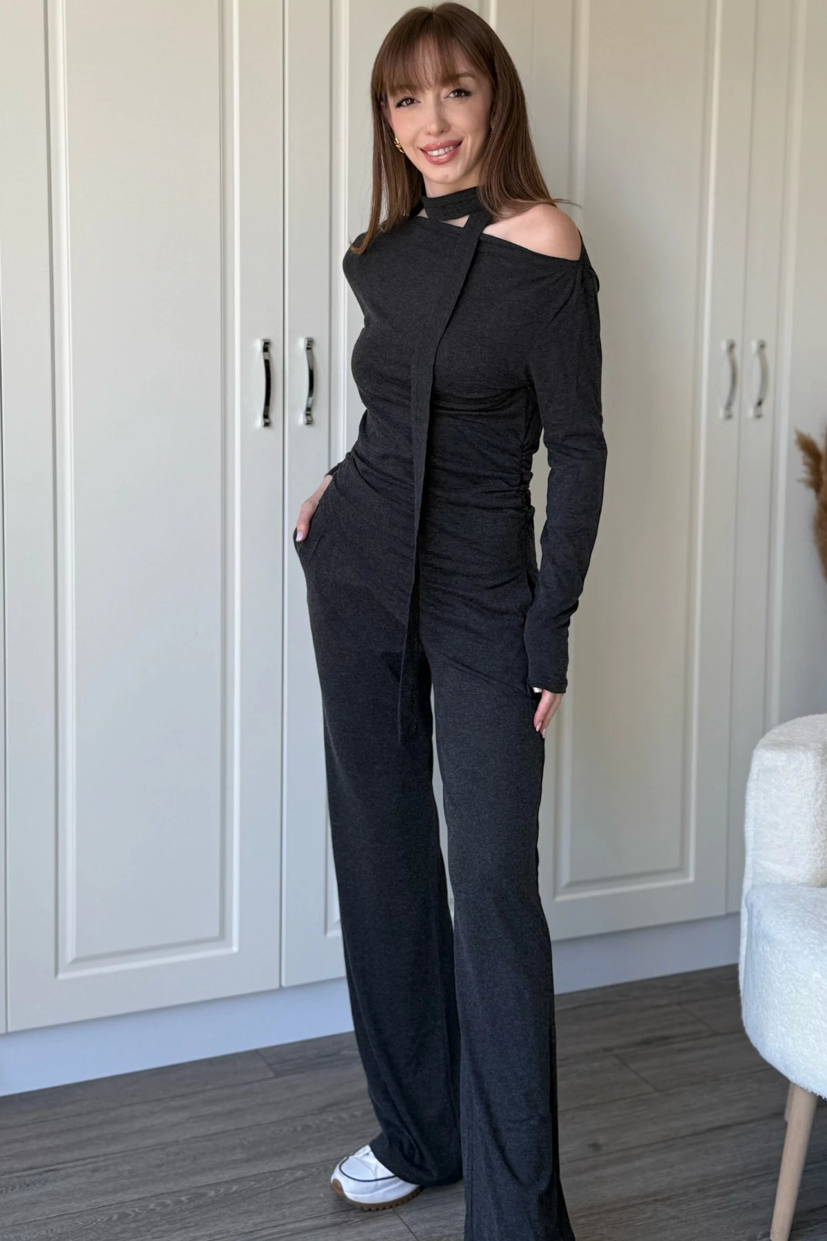 Asimetrik Yaka Fularlı Antrasit Takım