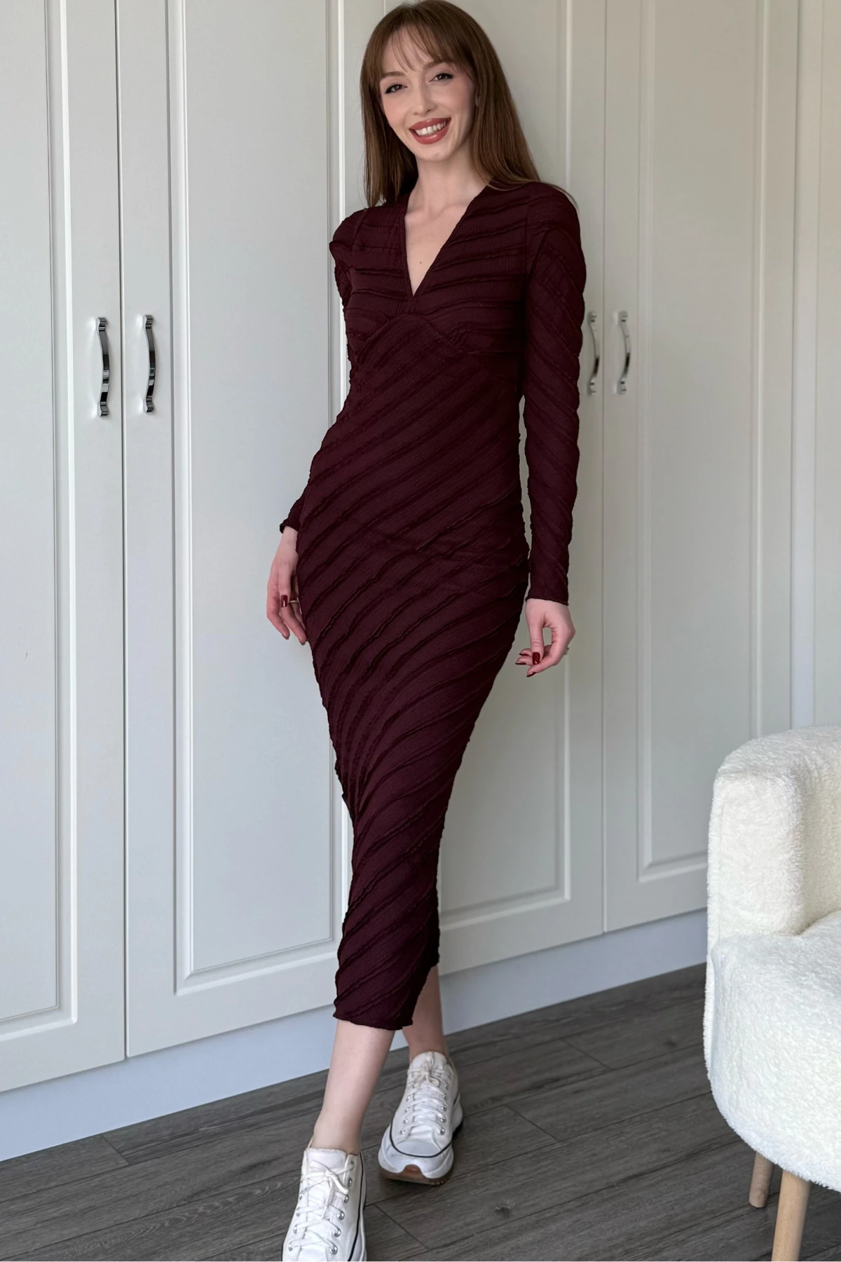 Fırfırlı V Yaka Mor Midi Elbise