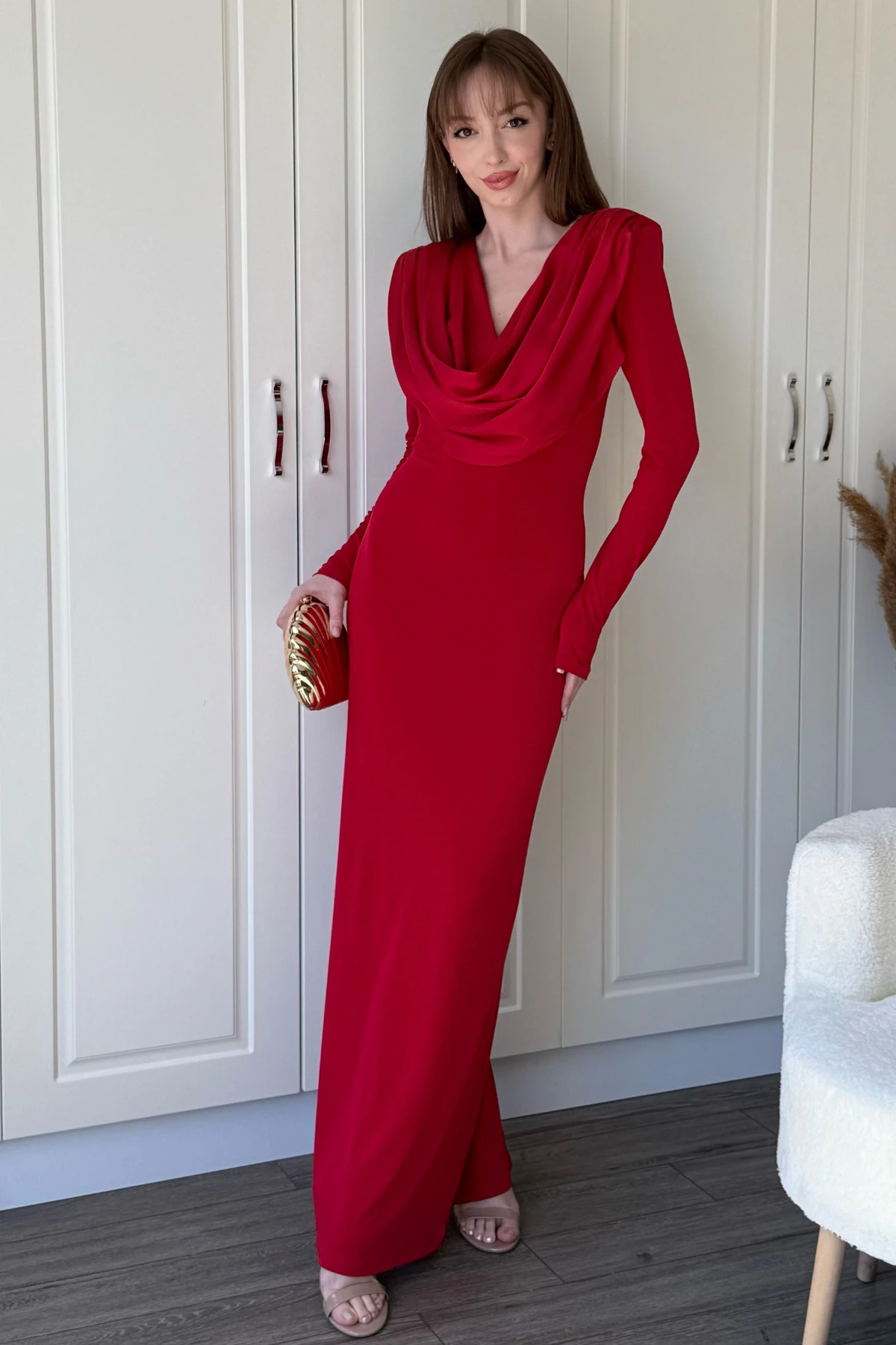 Degaje Yaka Vatkalı Zarif Maxi Kırmızı Elbise