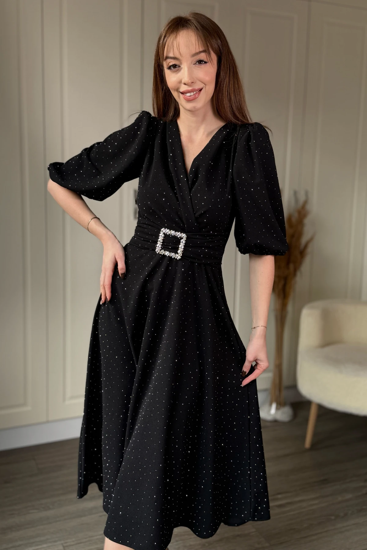 Taşlı Aksesuar Kemerli Midi Kloş Siyah Elbise