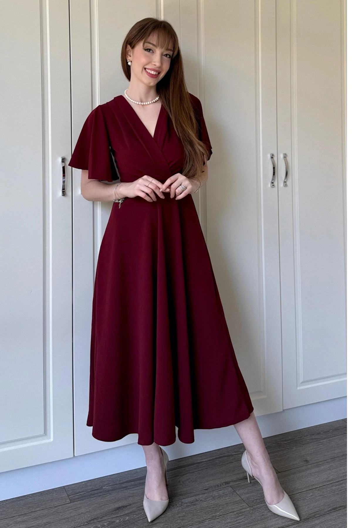 Kruvaze Yaka Kolları Volanlı Midi Elbise