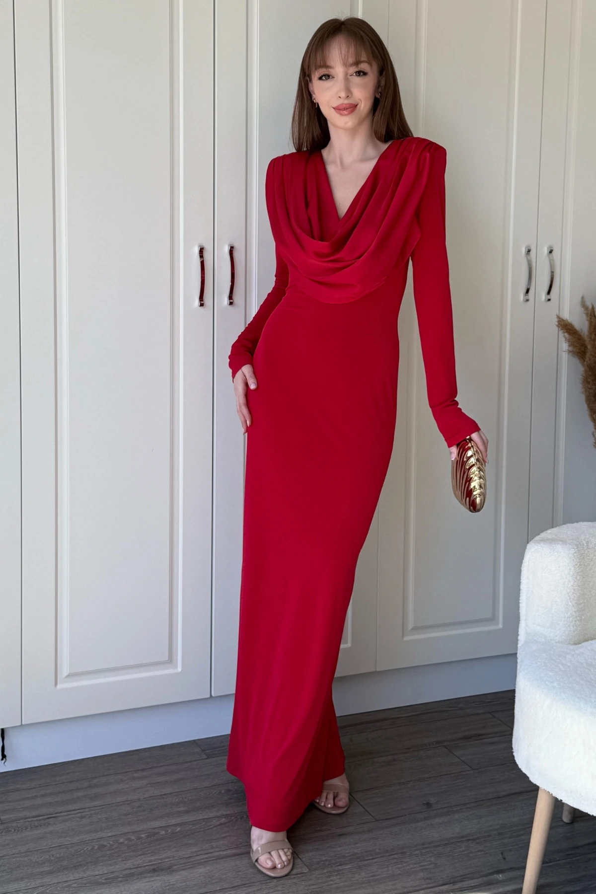 Degaje Yaka Vatkalı Zarif Maxi Kırmızı Elbise