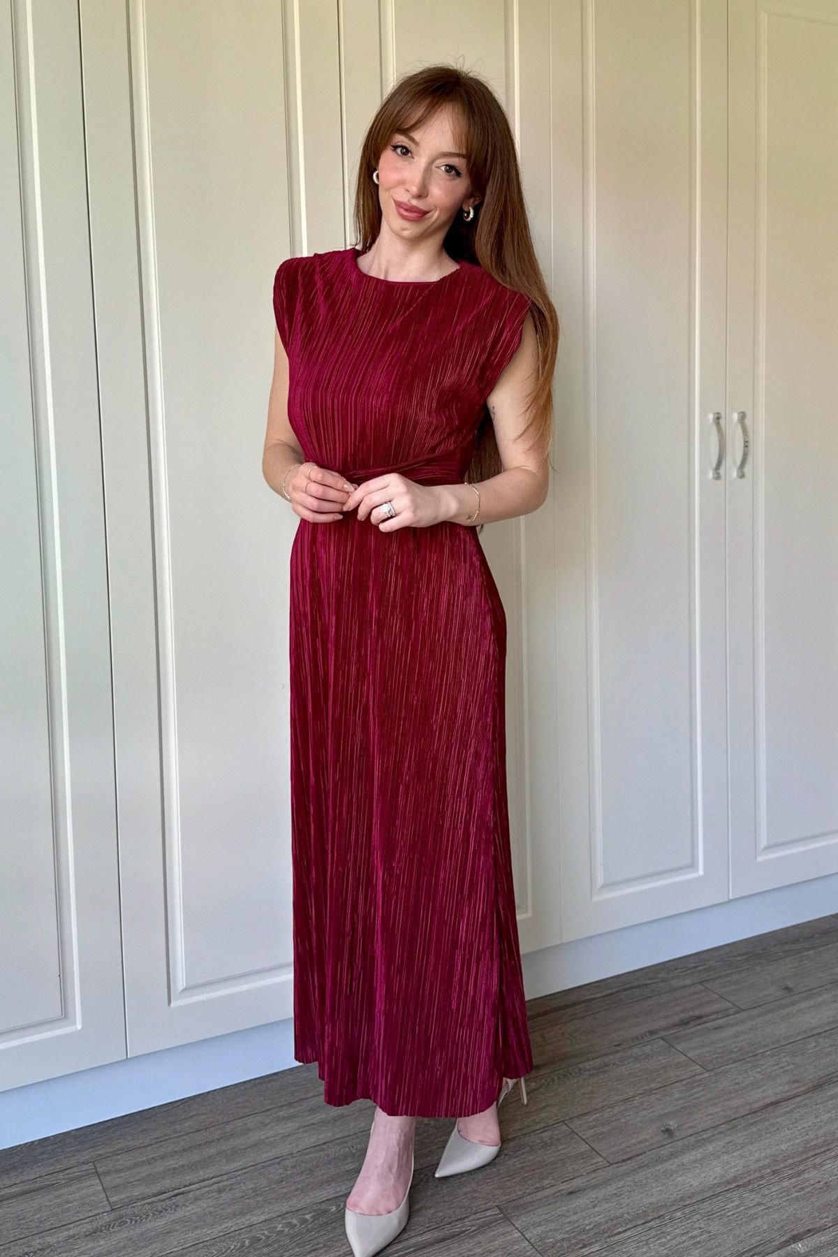 Vatkalı Krinkıl Midi Bel Detaylı Bordo Elbise