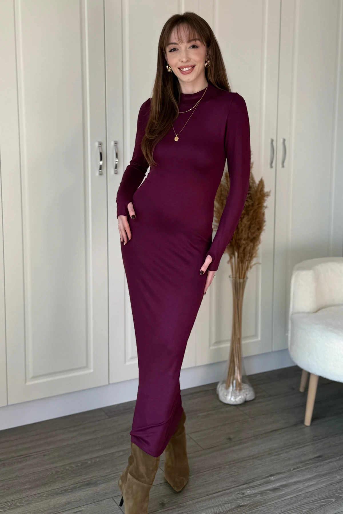 Dik Yaka Midi Yırtmaçlı Elbise