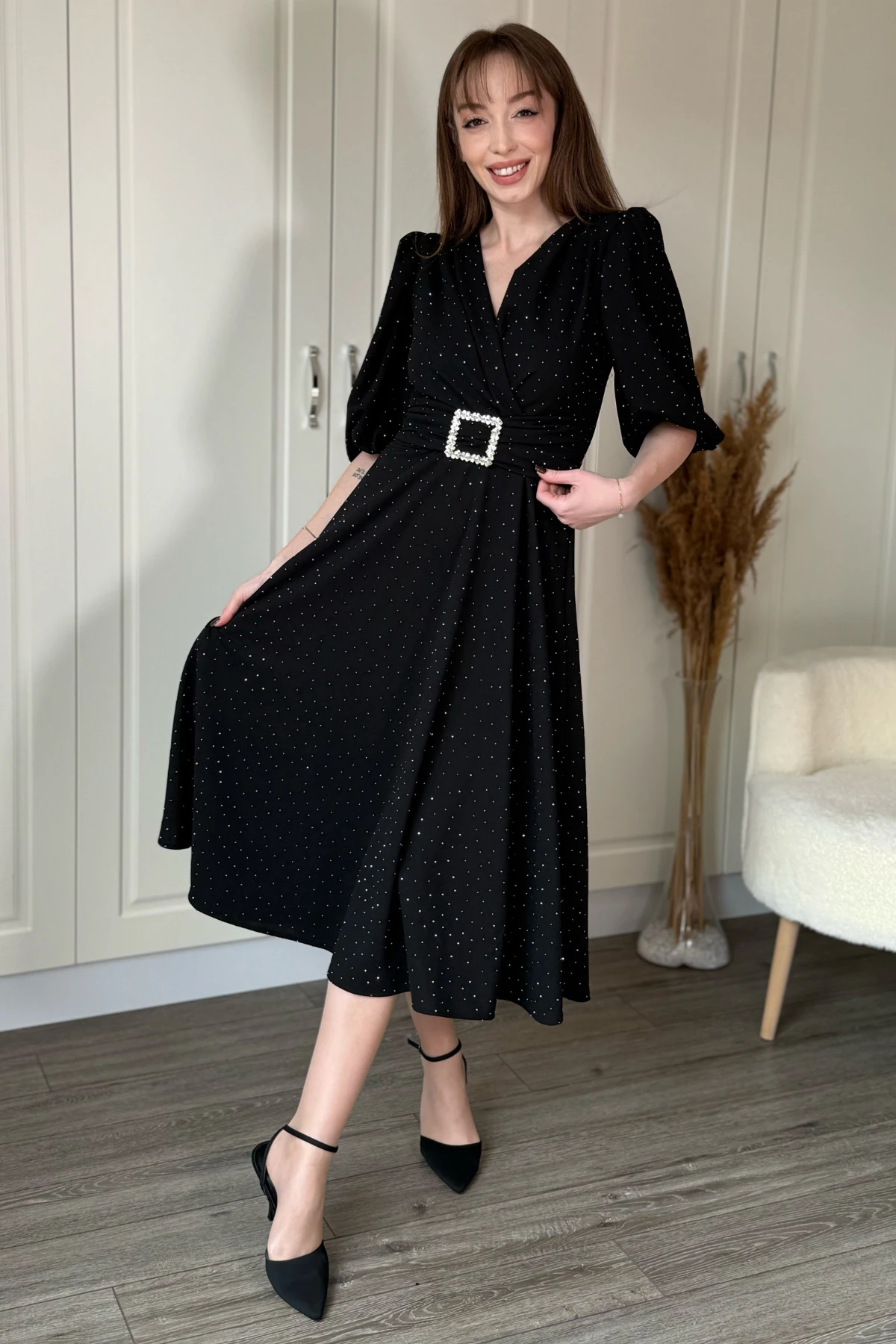 Taşlı Aksesuar Kemerli Midi Kloş Siyah Elbise