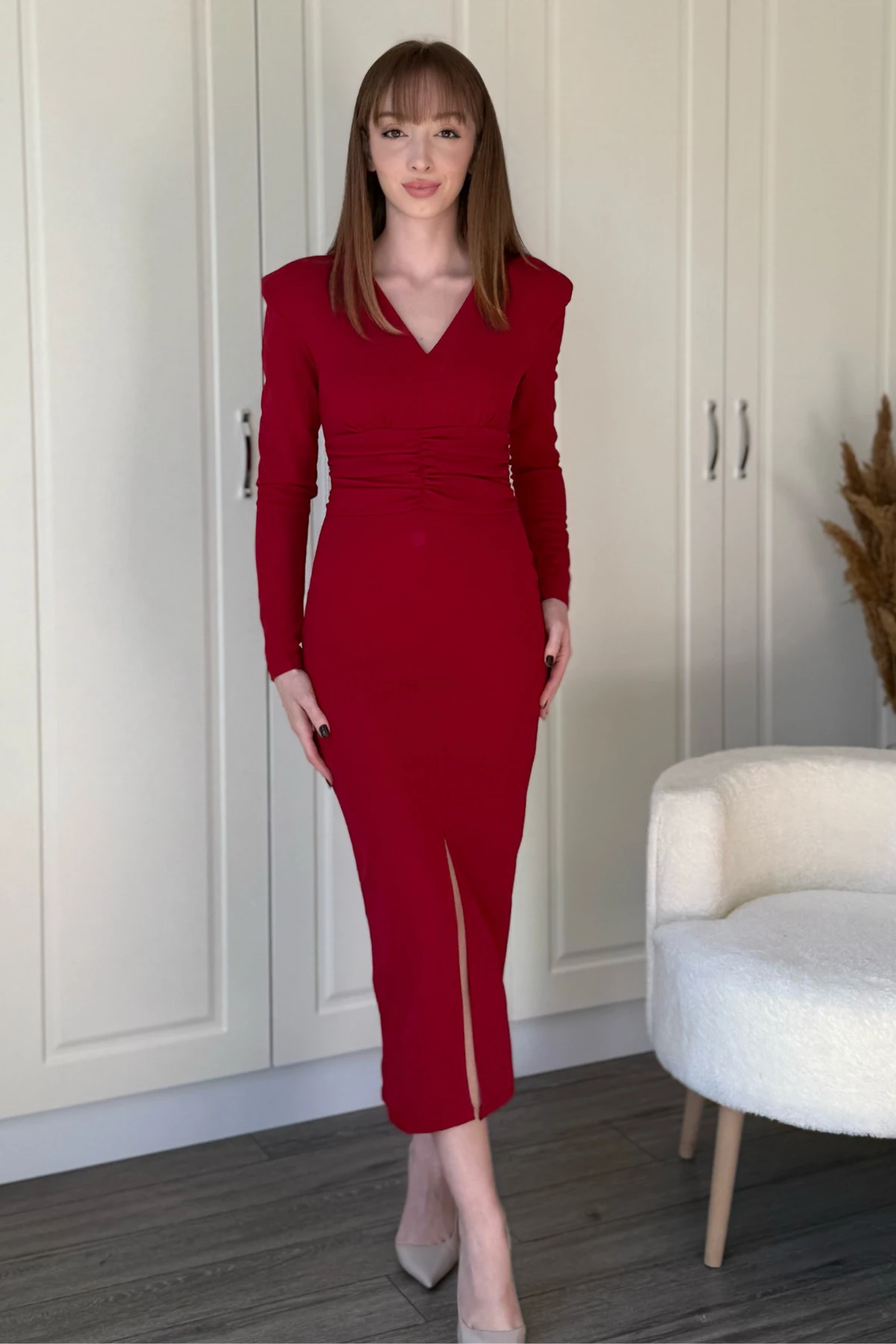 Vatkalı Beli Drapeli Önü Yırtmaçlı Midi Elbise