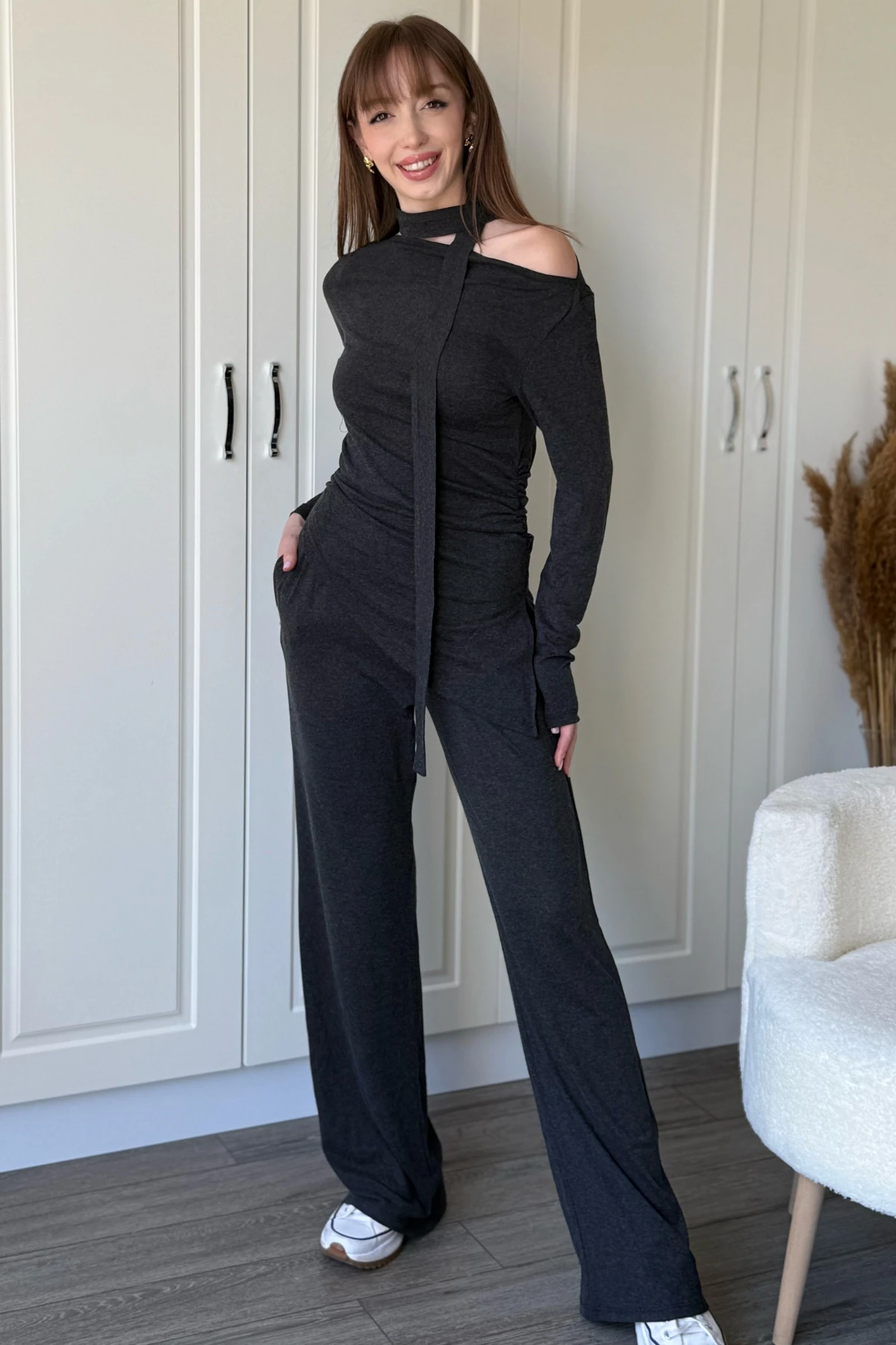 Asimetrik Yaka Fularlı Antrasit Takım