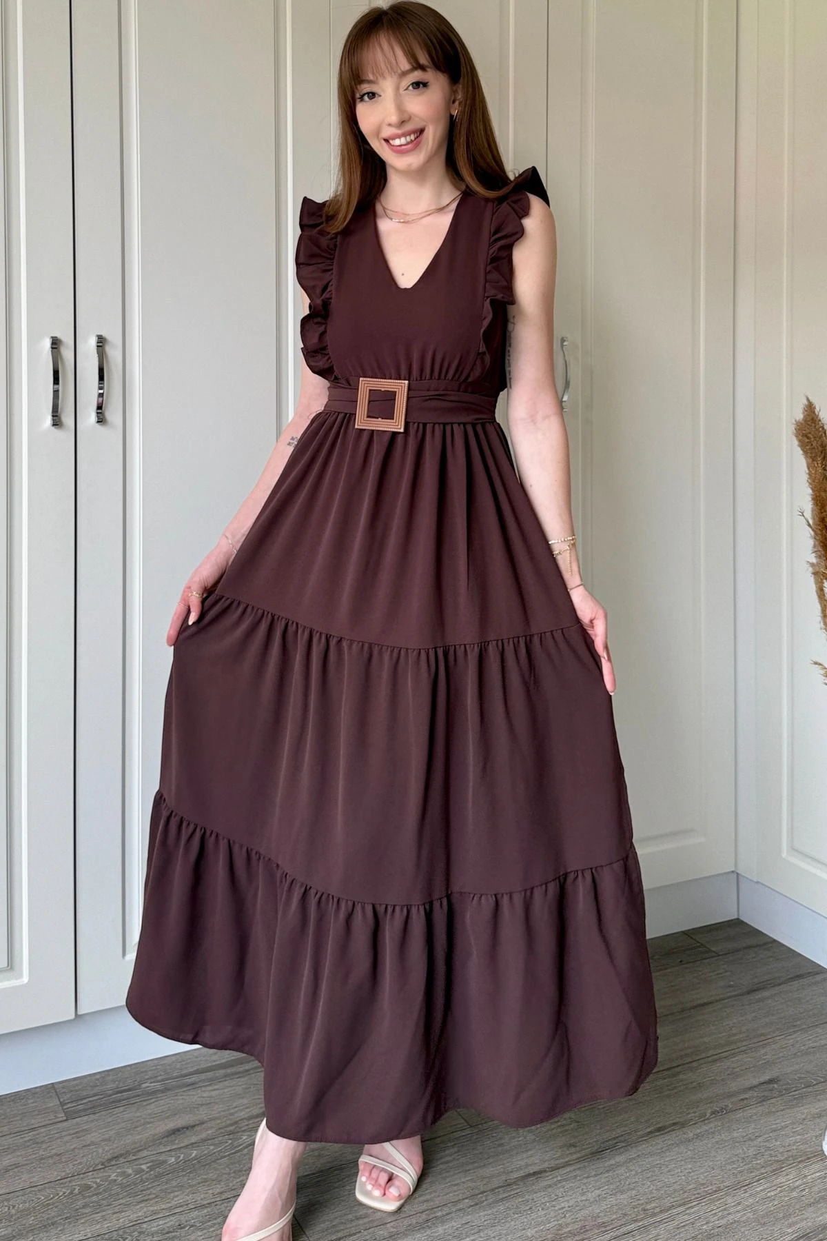 Kol Fırfırlı Yırtmaçlı Uzun Elbise