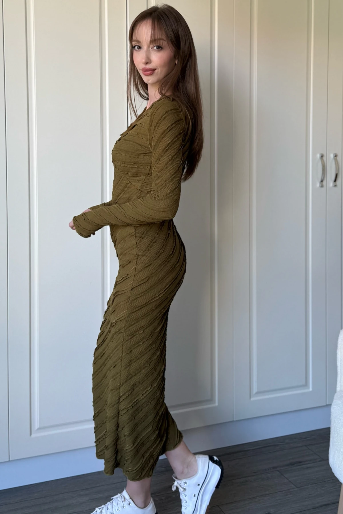 Fırfırlı V Yaka Haki Midi Elbise