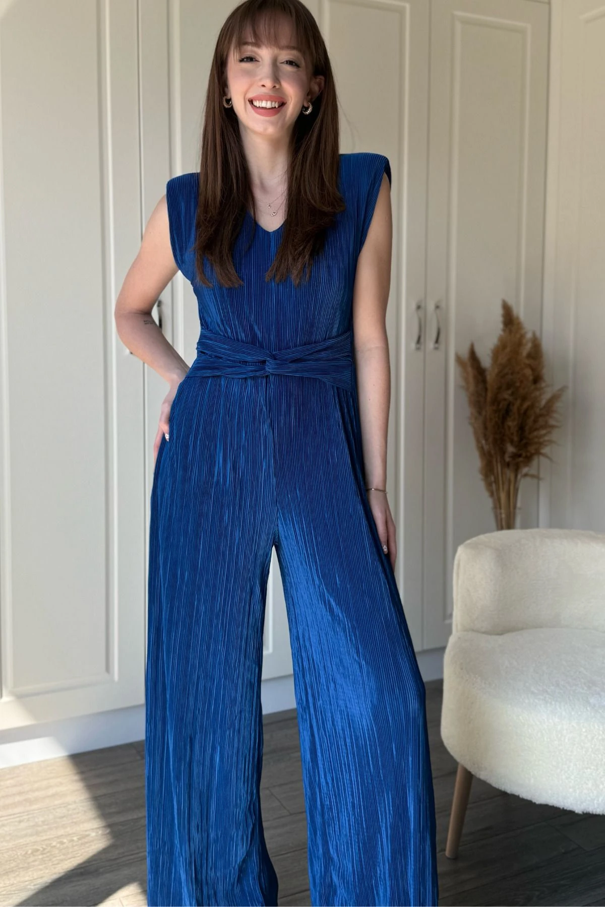 Vatkalı Bel Detaylı Krinkıl Piliseli Bol Paça Beyaz Tulum