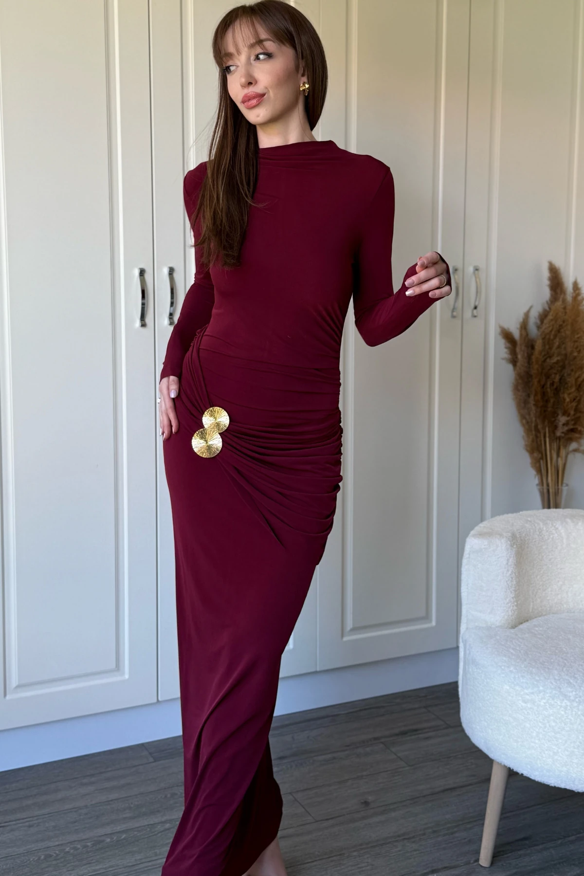 Bel Aksesuarlı Büzgülü Maxi Bordo Elbise