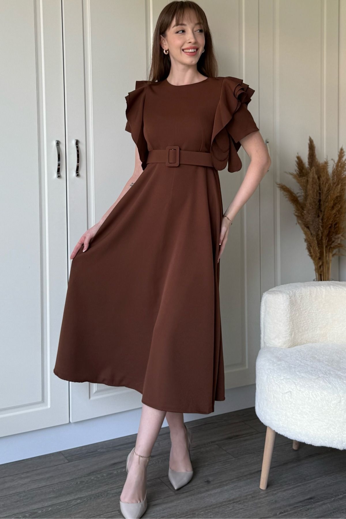 Fırfır Detaylı Kemerli Midi Kloş Bordo Elbise