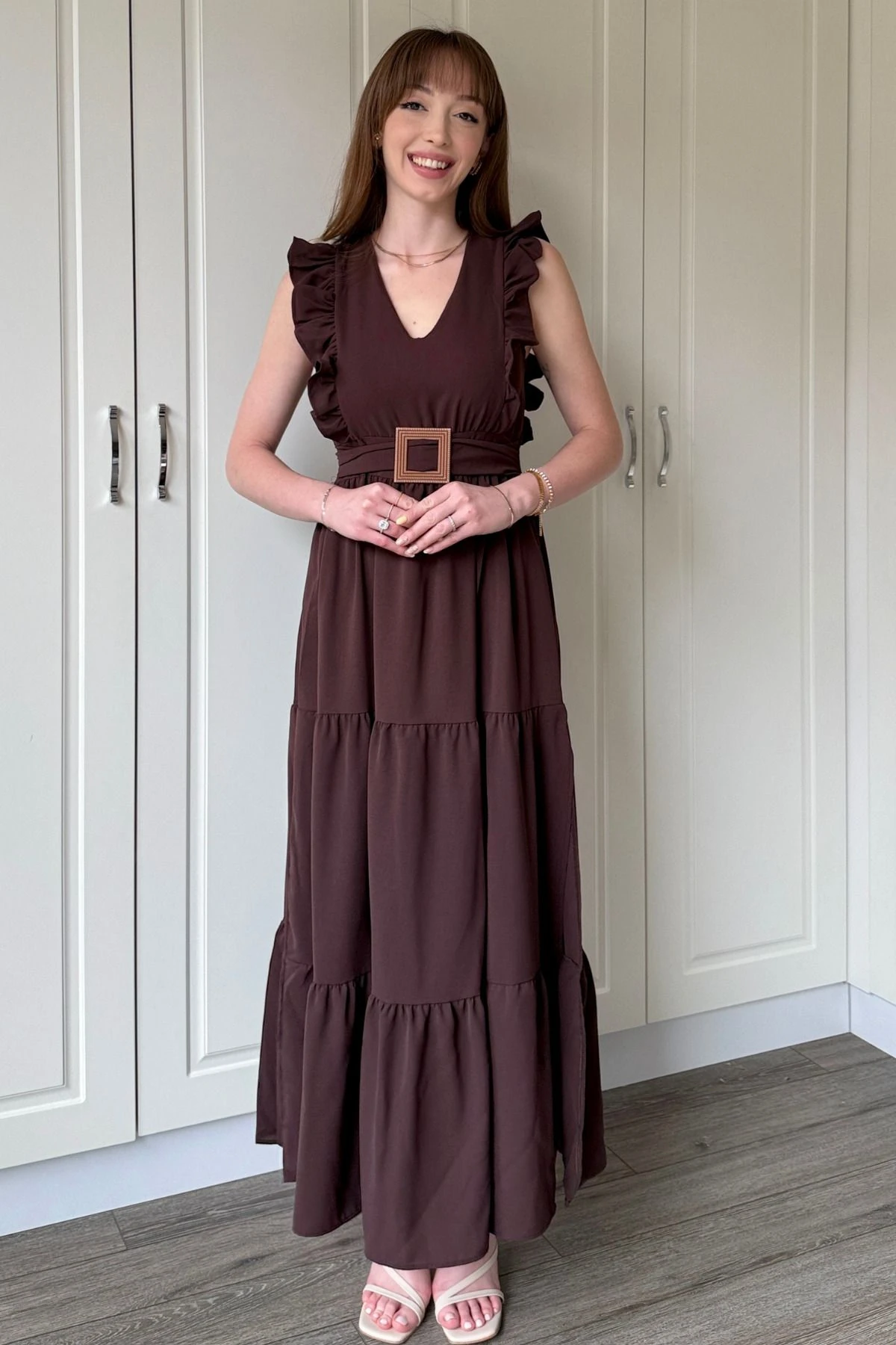 Kol Fırfırlı Yırtmaçlı Uzun Elbise