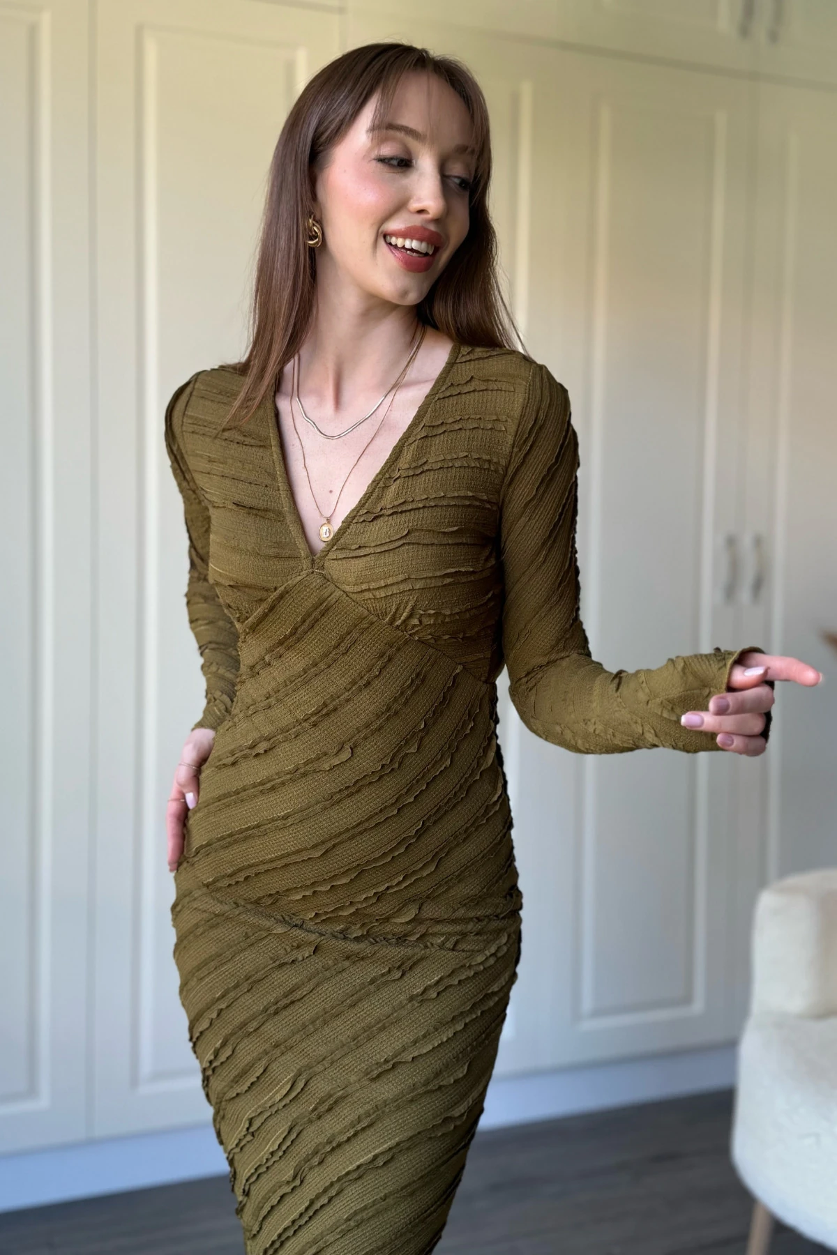 Fırfırlı V Yaka Haki Midi Elbise