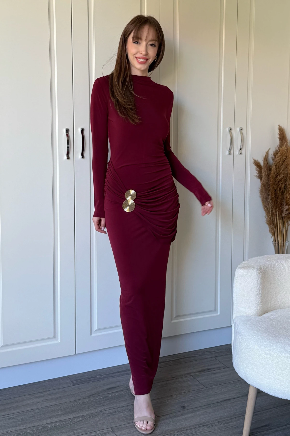 Bel Aksesuarlı Büzgülü Maxi Bordo Elbise
