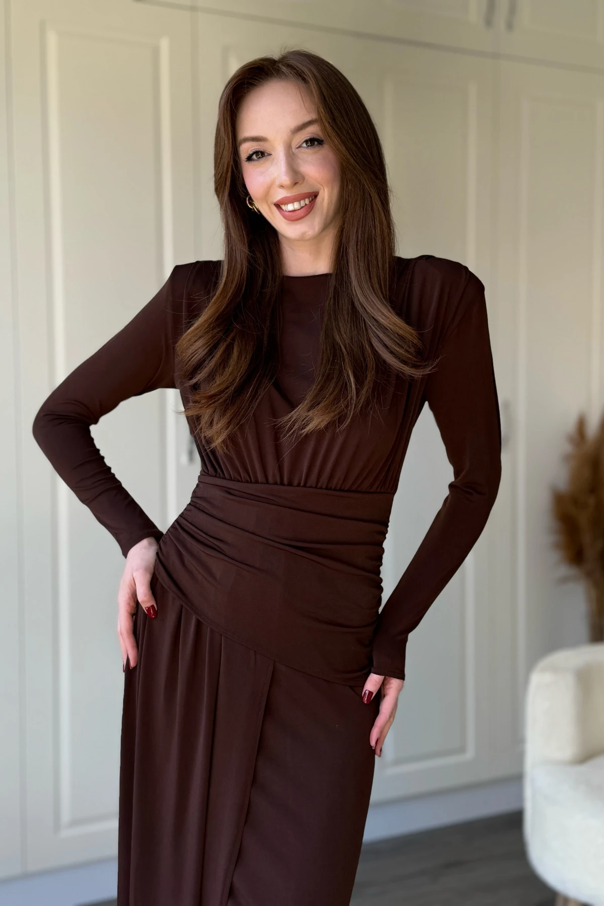 Bel Detaylı Vatkalı Uzun Kollu Bordo Maxi Elbise