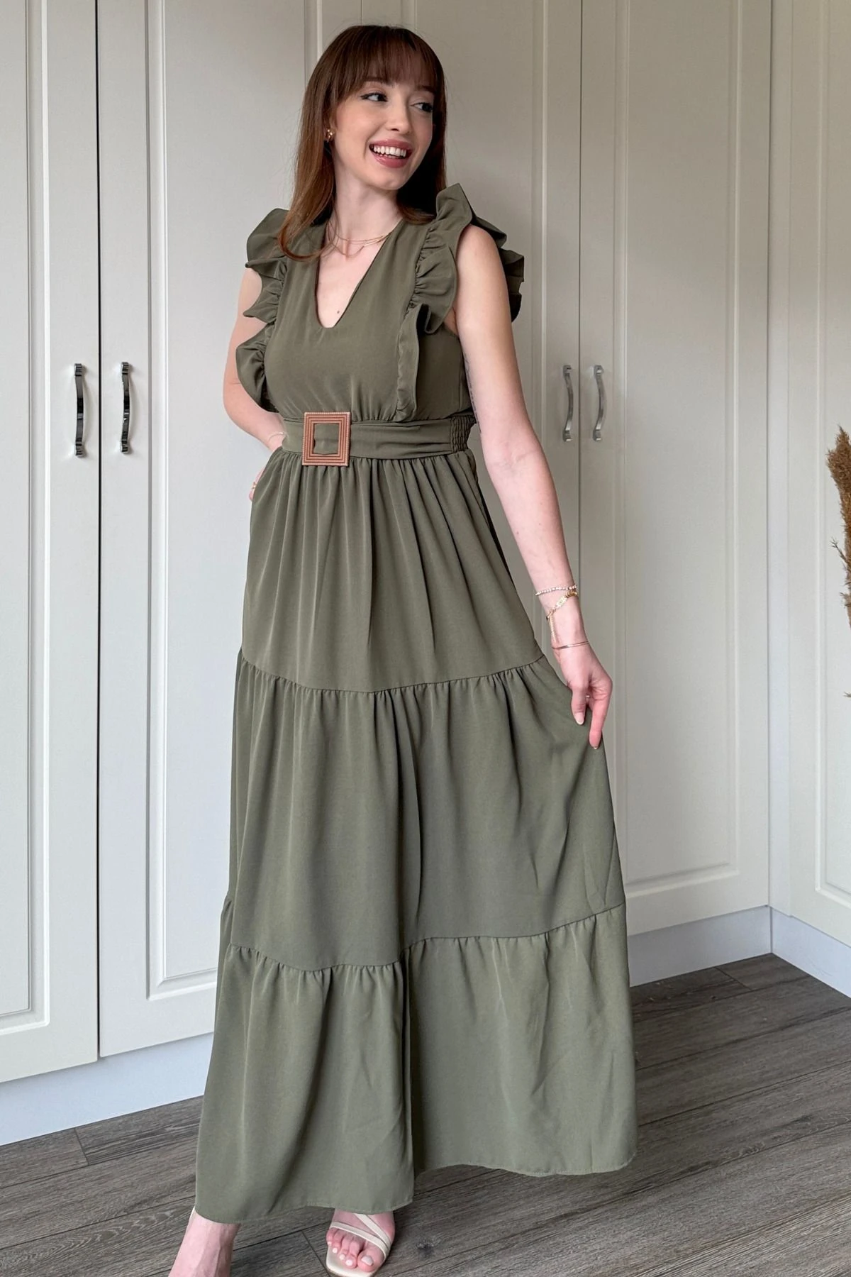 Kol Fırfırlı Yırtmaçlı Uzun Elbise