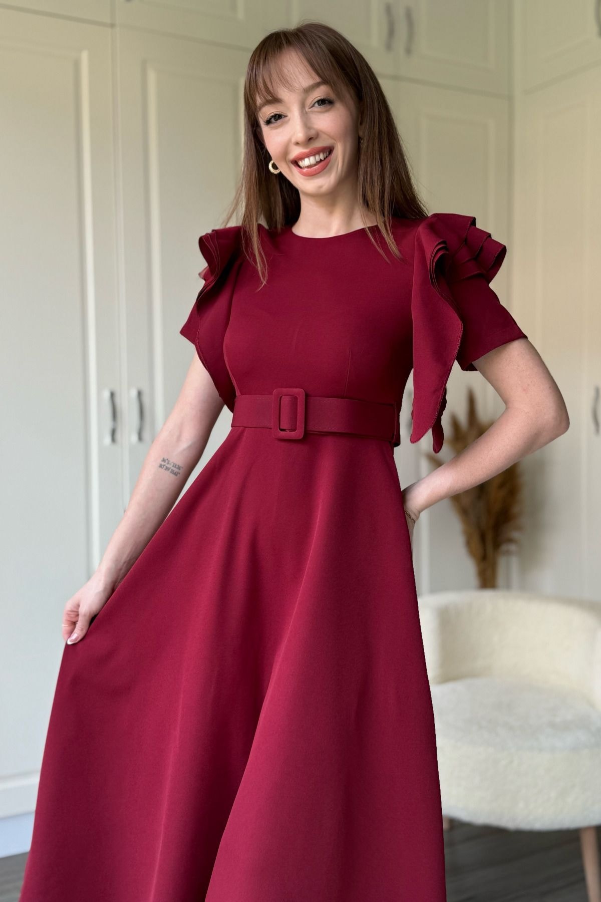 Fırfır Detaylı Kemerli Midi Kloş Bordo Elbise