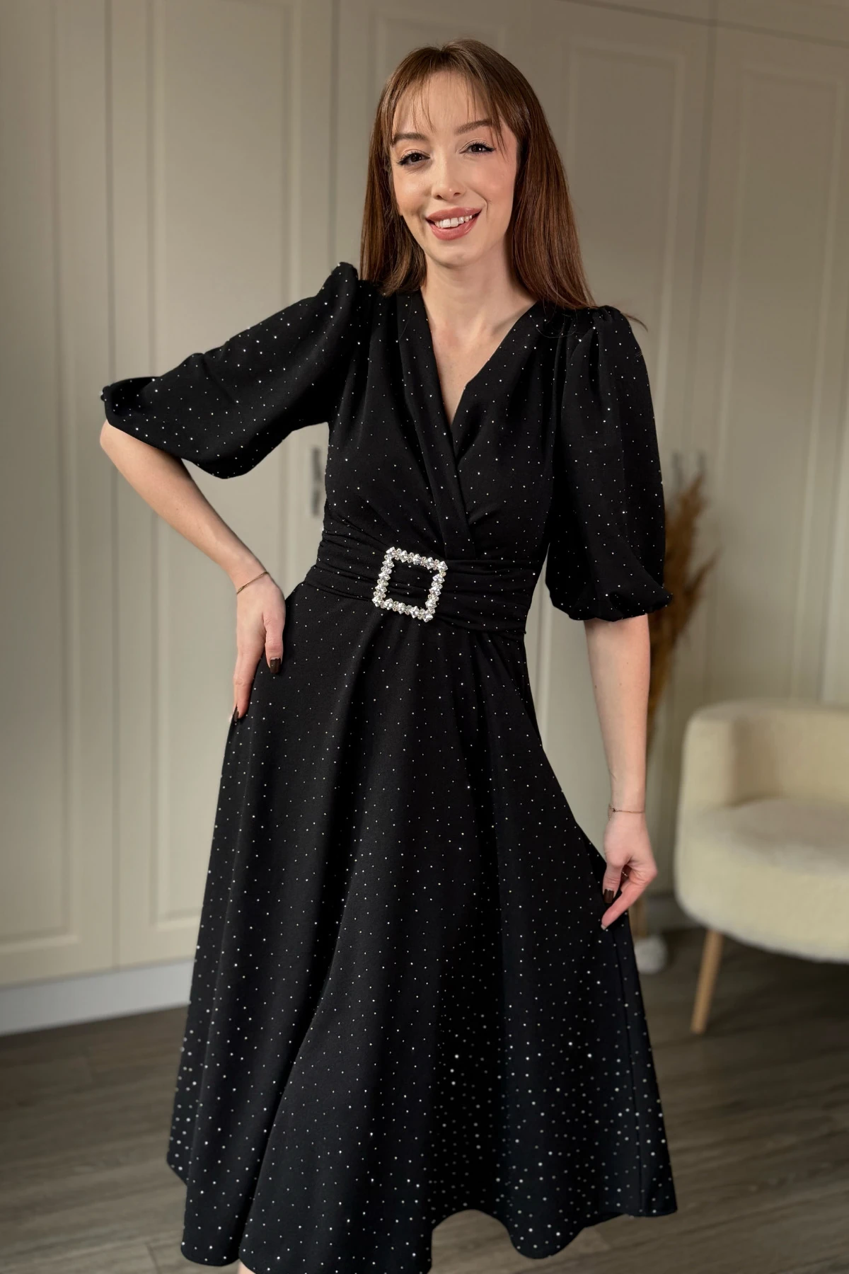 Taşlı Aksesuar Kemerli Midi Kloş Siyah Elbise