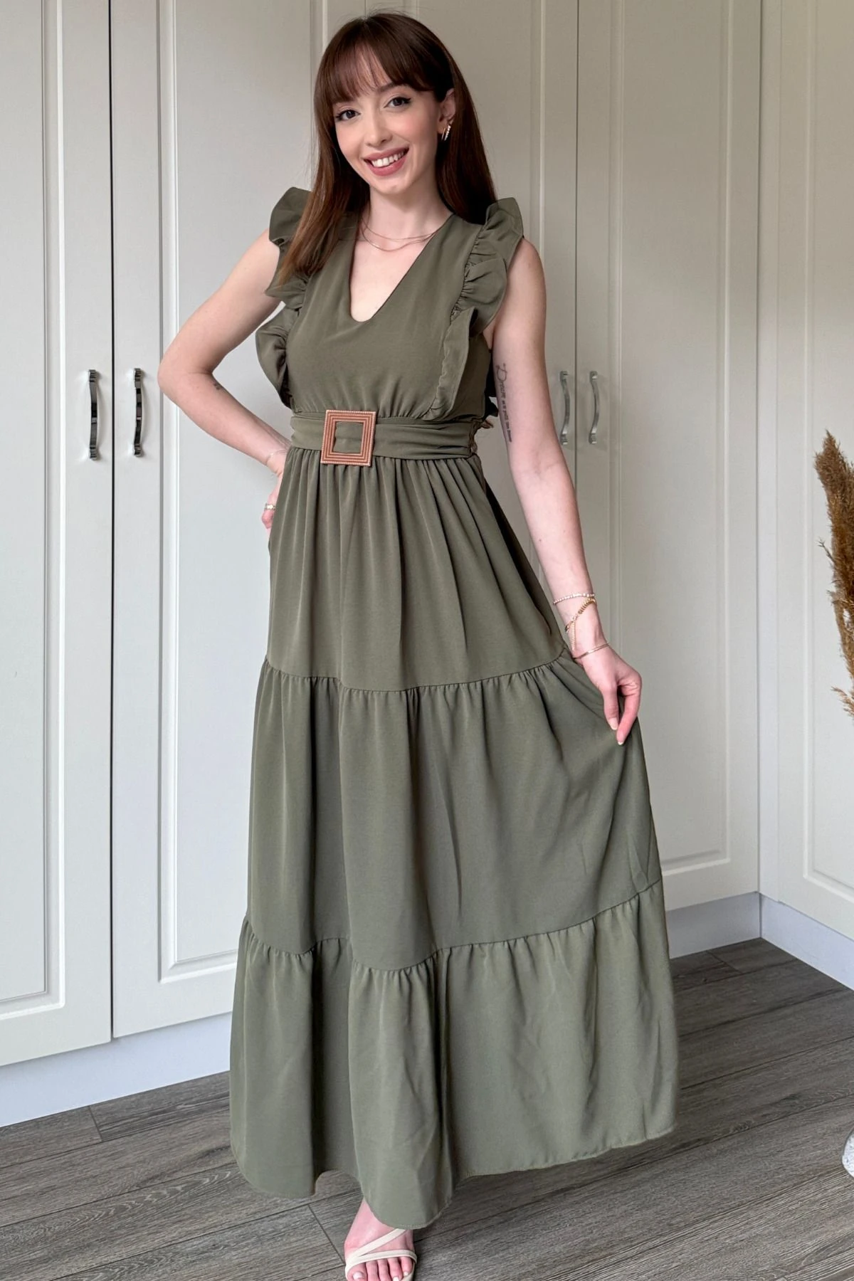 Kol Fırfırlı Yırtmaçlı Uzun Elbise